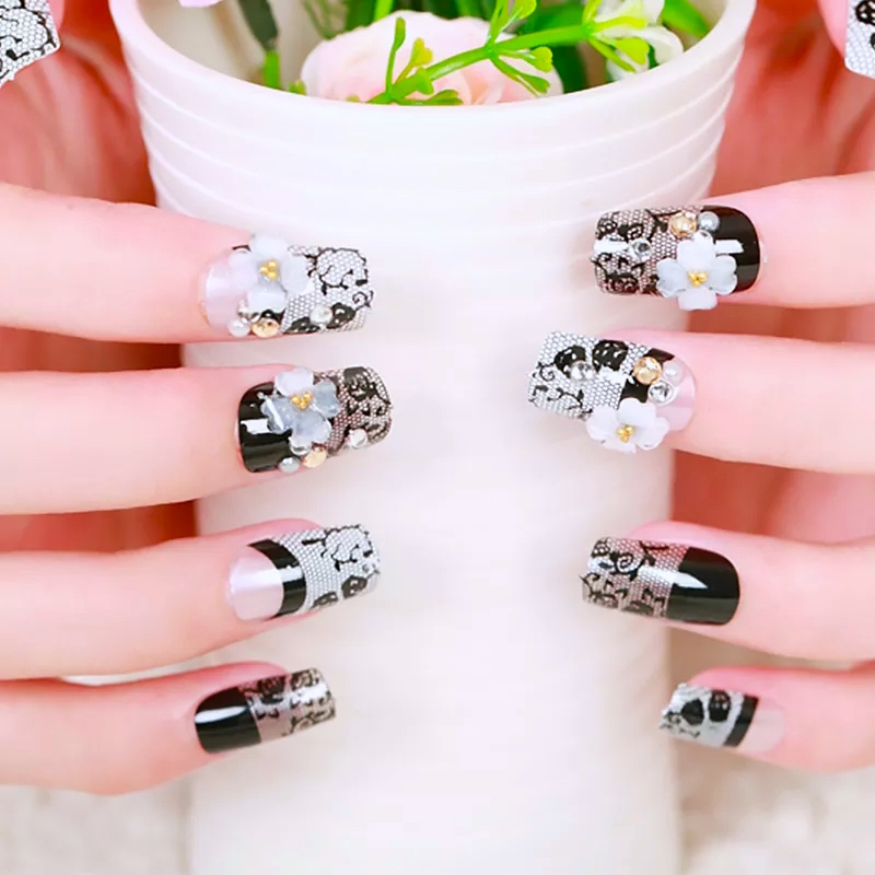 Black & White 3D Flower Press On Nails