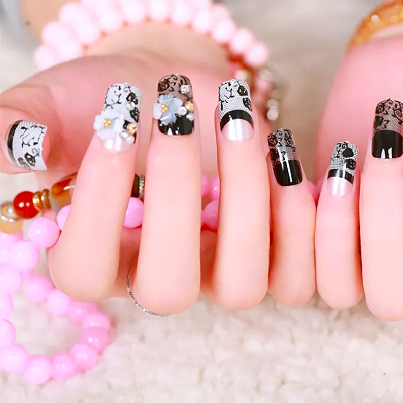 Black & White 3D Flower Press On Nails
