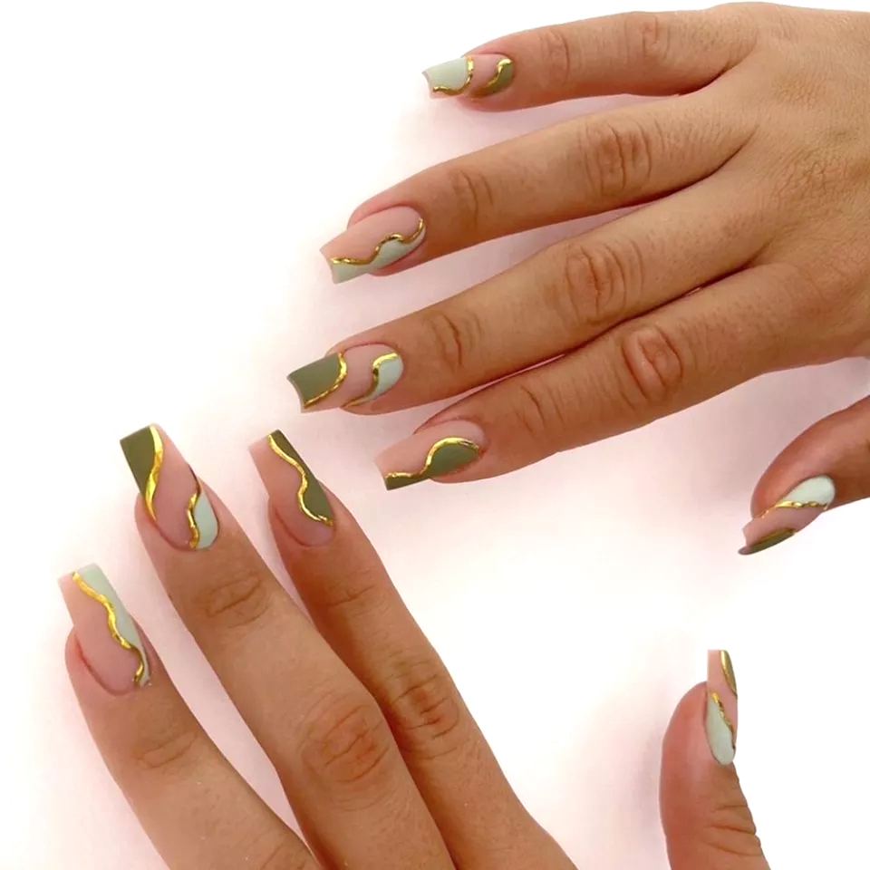 Green Gold Wavy Lines Press On Nails 24pcs