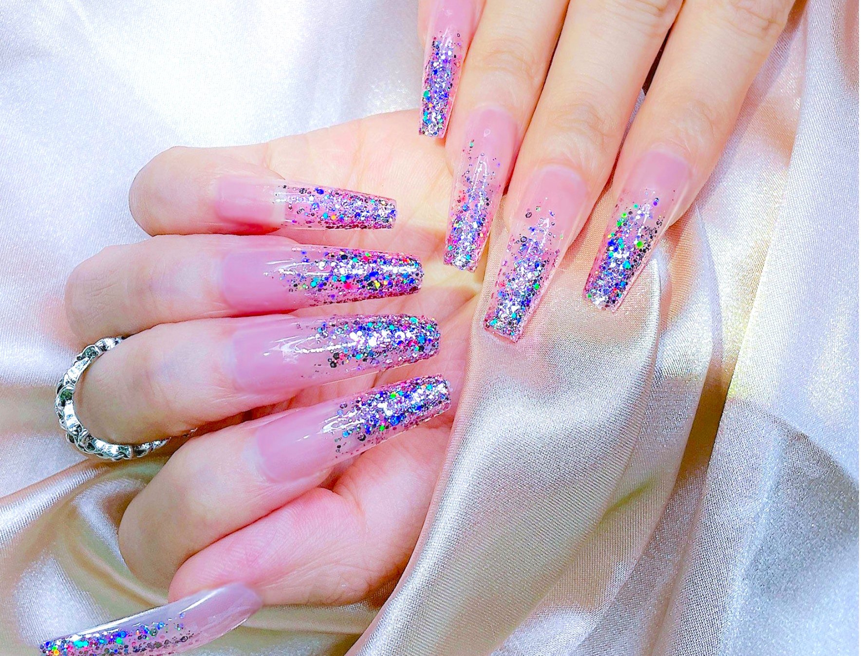 Glue On Nails All That Glitter Pink