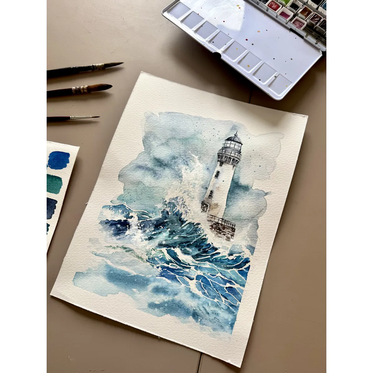 Leuchtturm in der Gischt