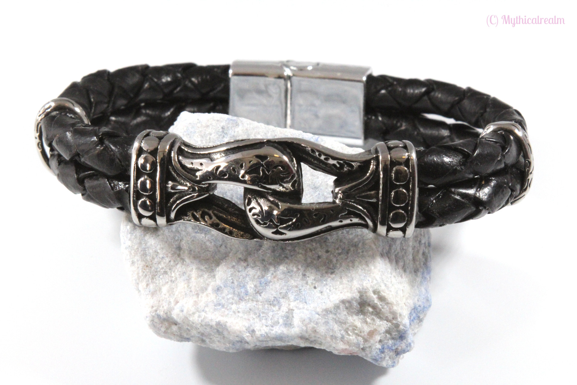 leather and stainless steel pattern claw bracelet