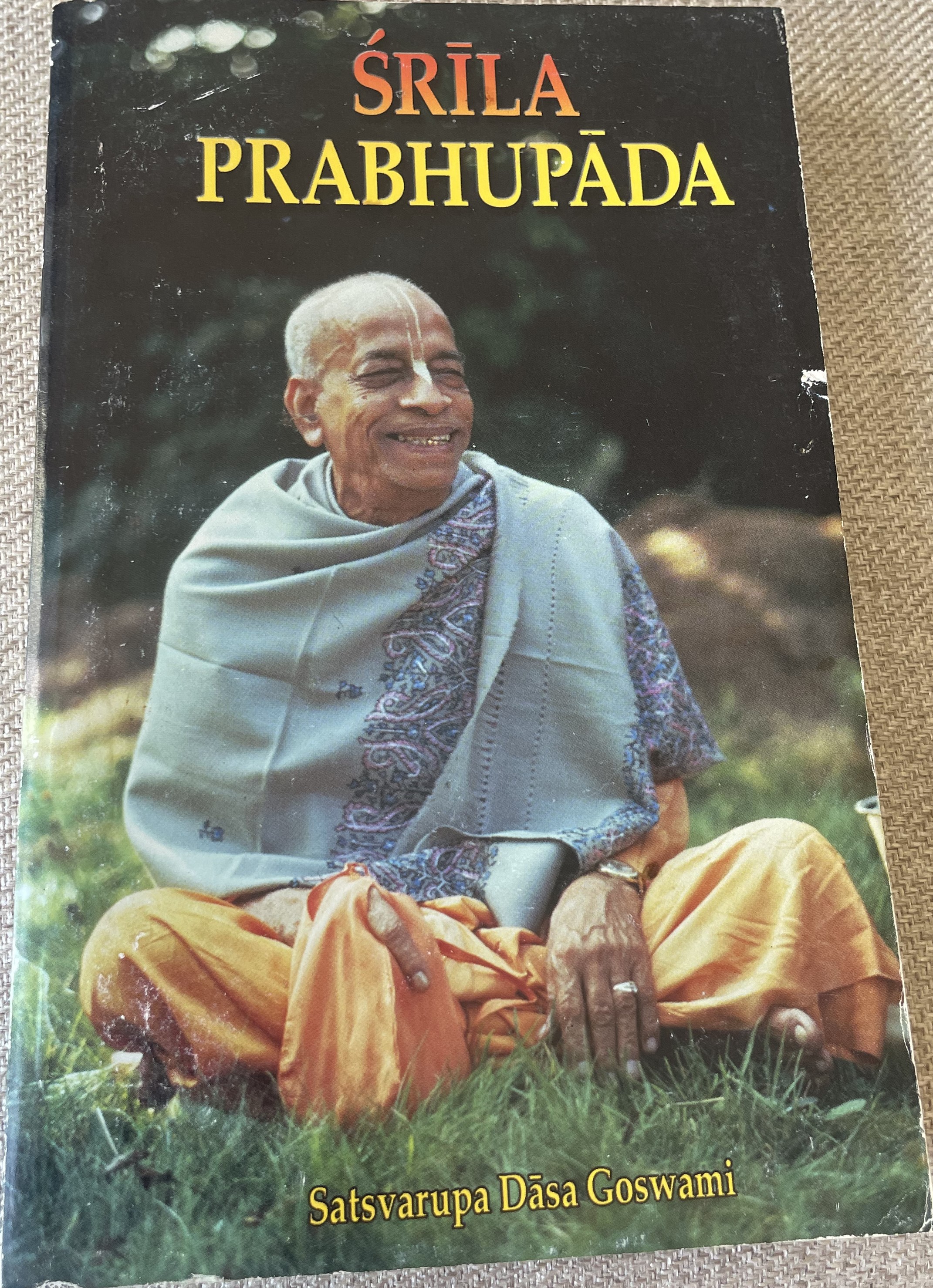 Srila Prabhupada (Spanish)