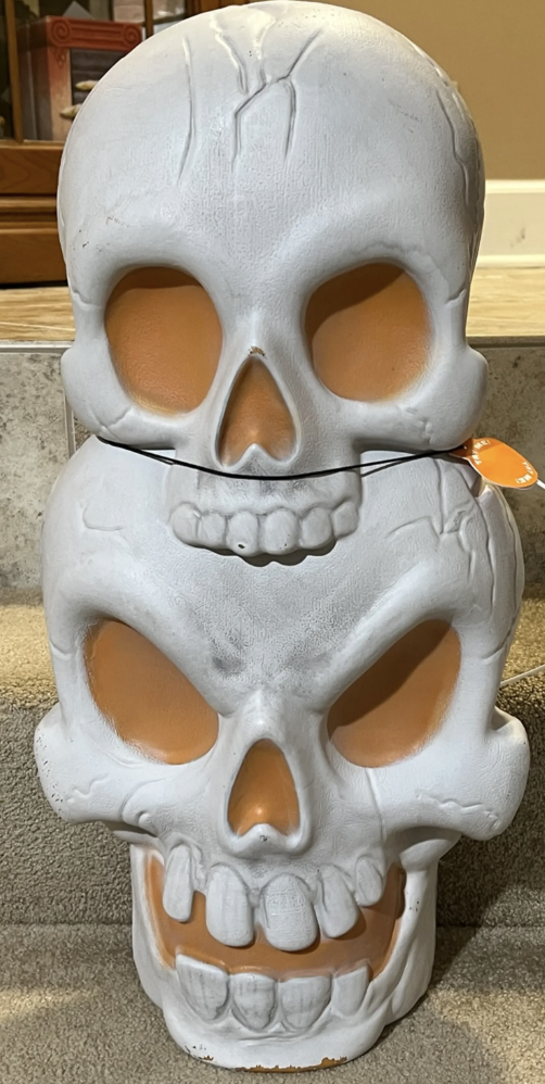 60cm Eek & Hyde Skull Stack Blow Mould (Target USA)