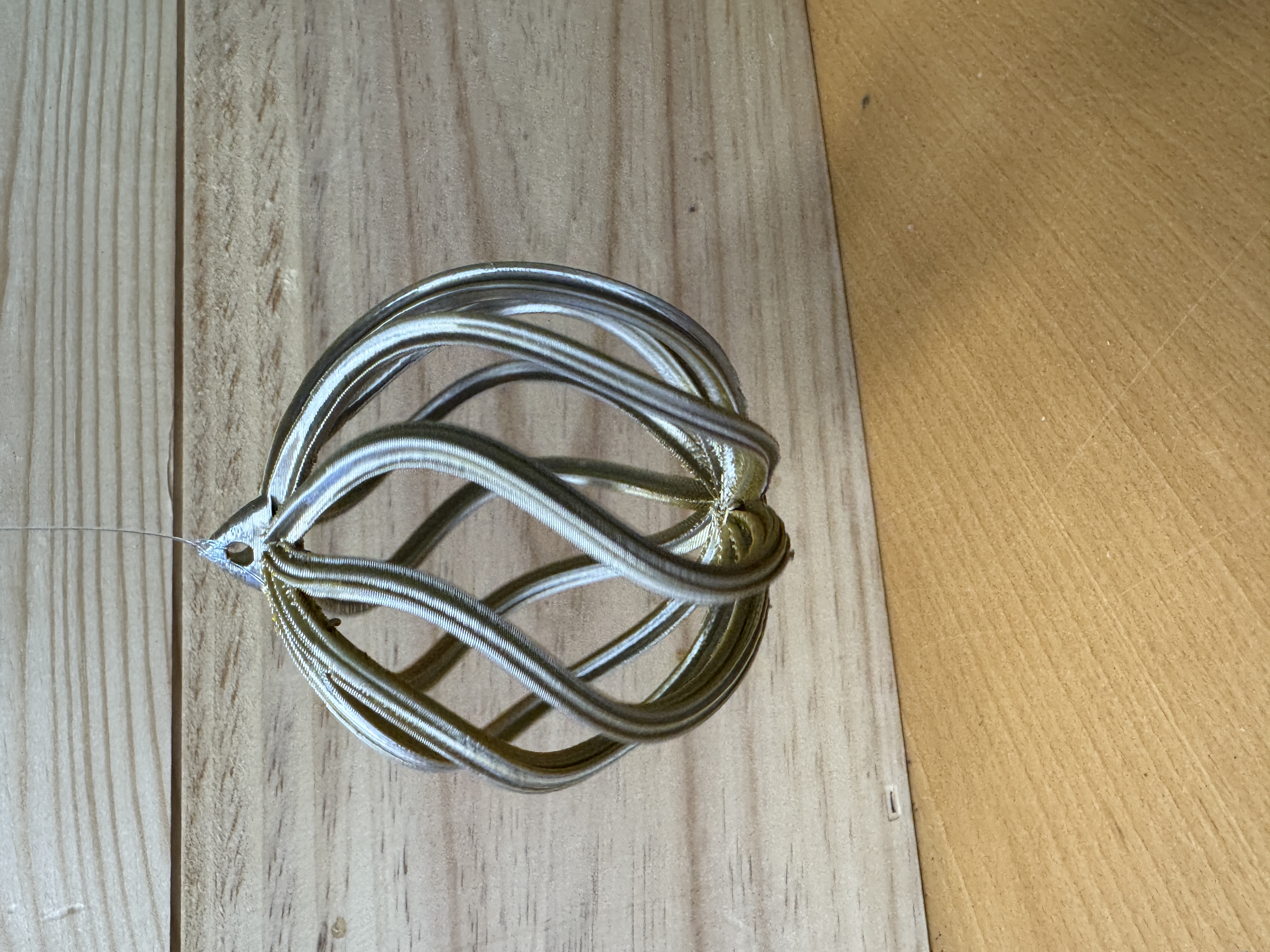 Marglitar kúlur með boga