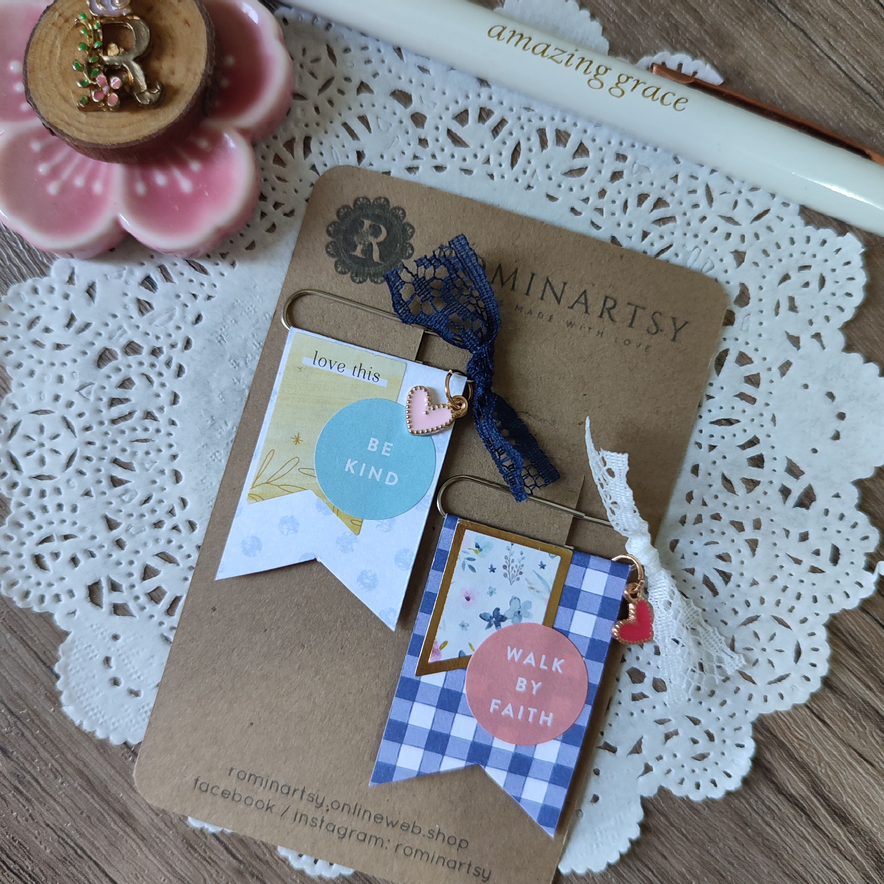 Small Paper Clip Embellishments (Set 8)