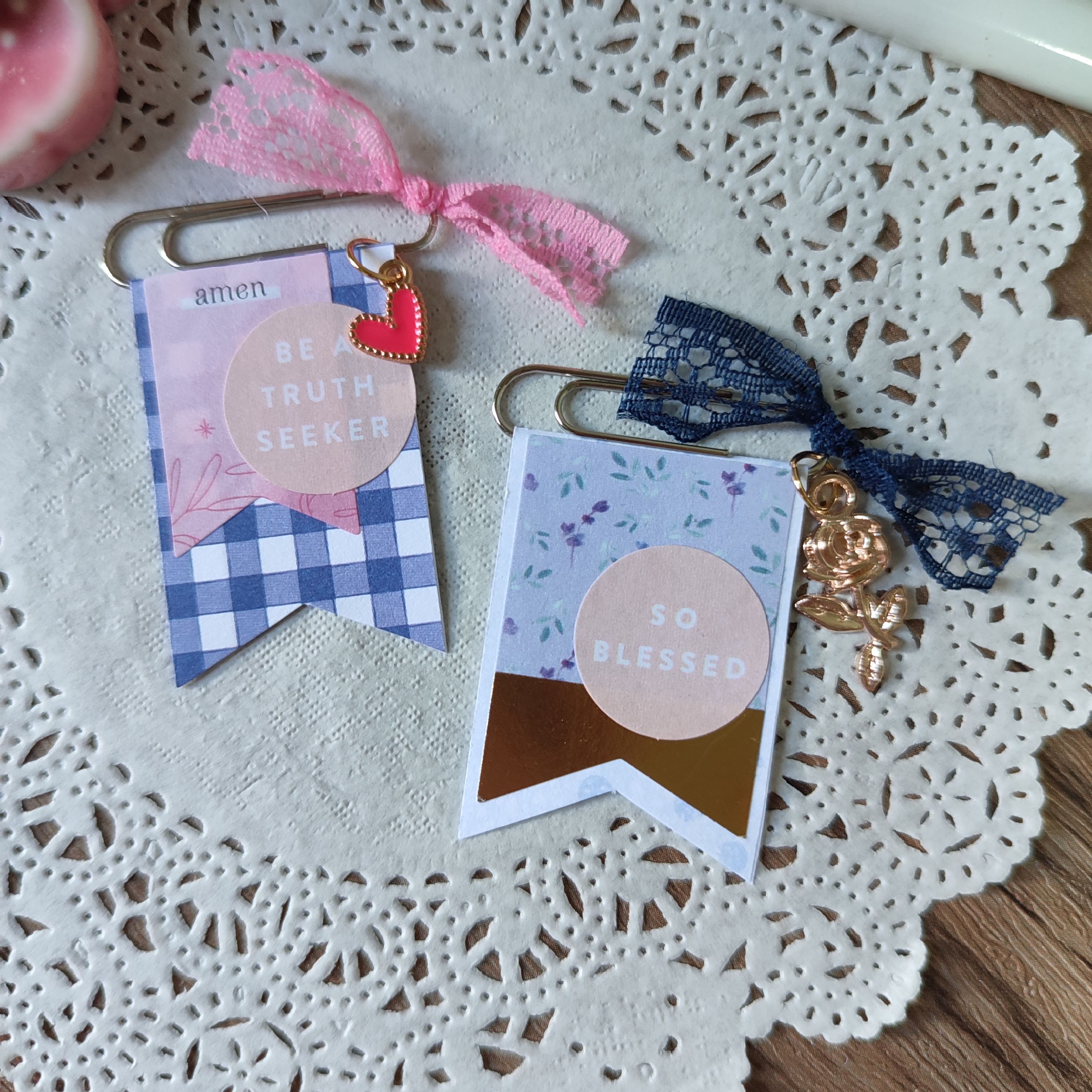 Small Paper Clip Embellishments (Set 9)