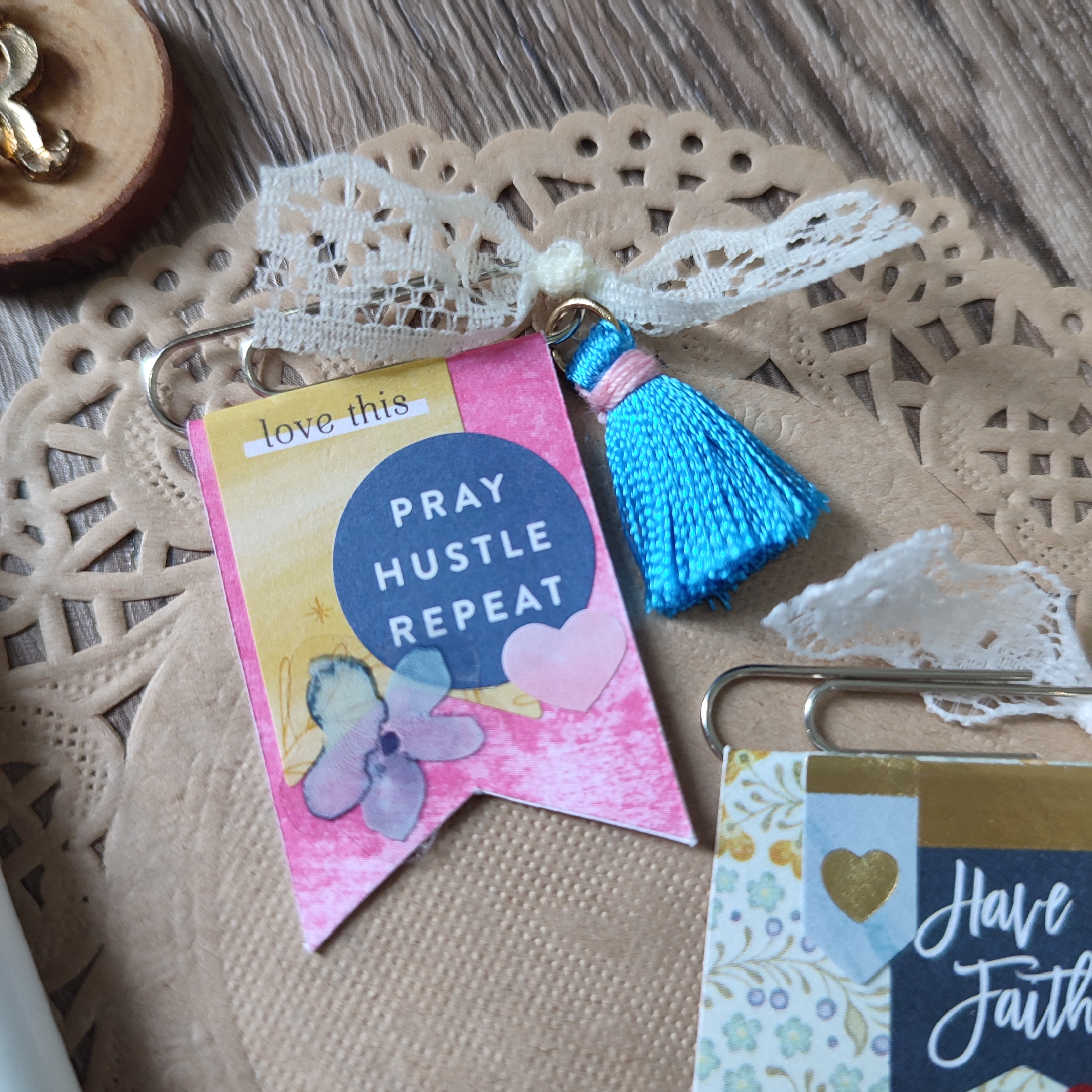 Small Paperclip Embellishments (Set 1)