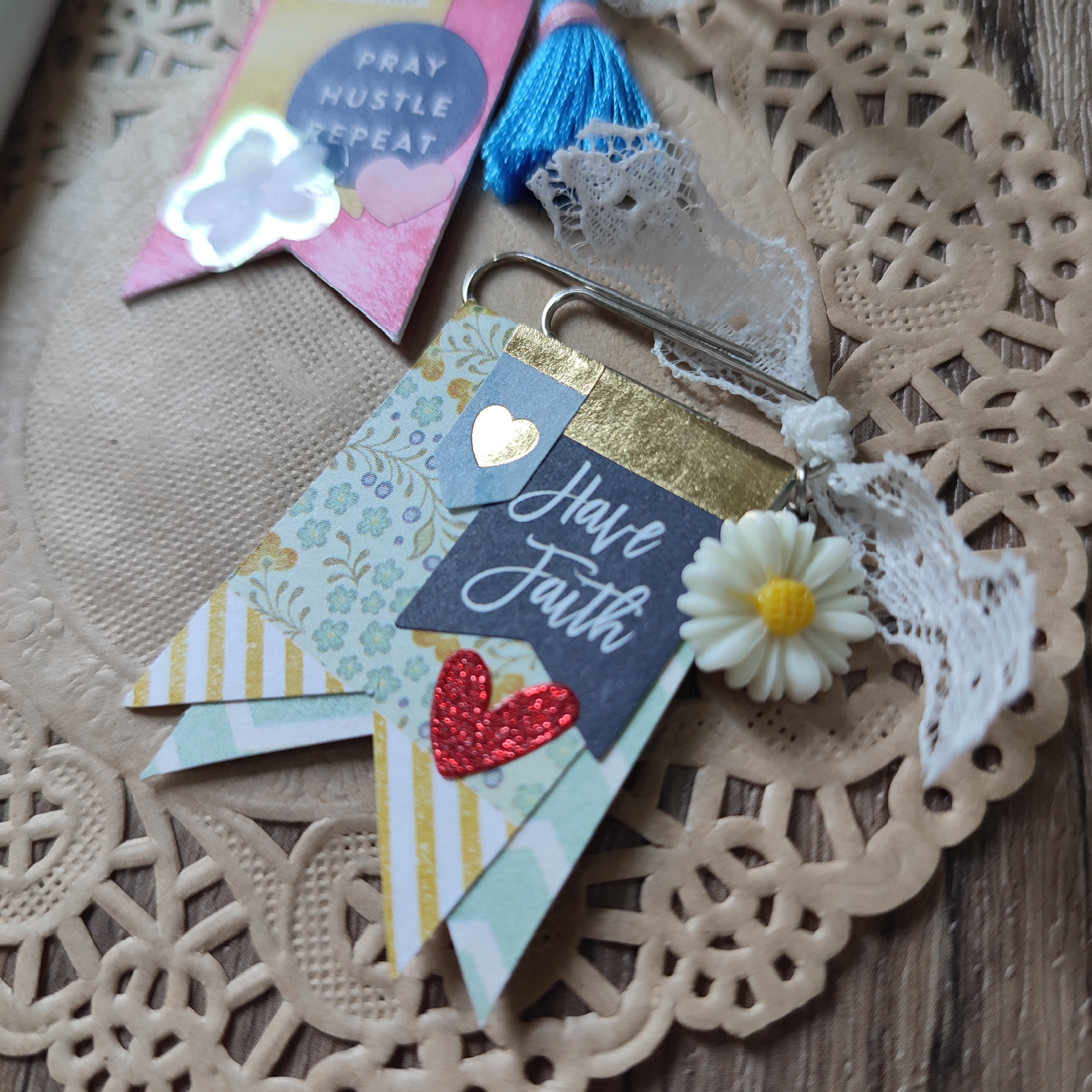 Small Paperclip Embellishments (Set 1)