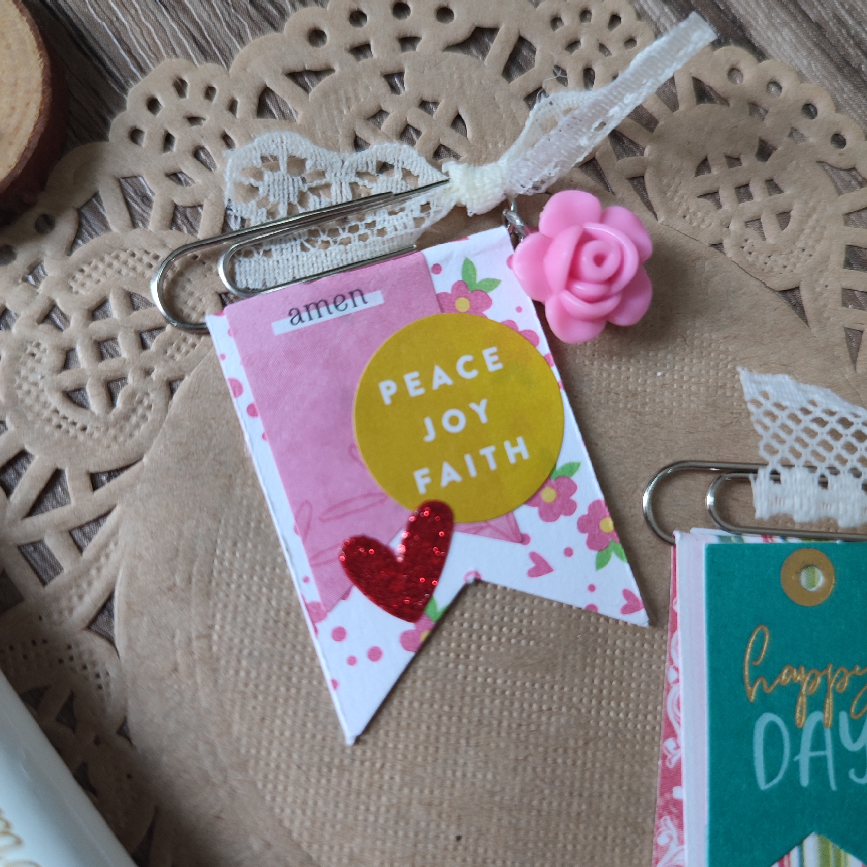 Small Paperclip Embellishments (Set 2)