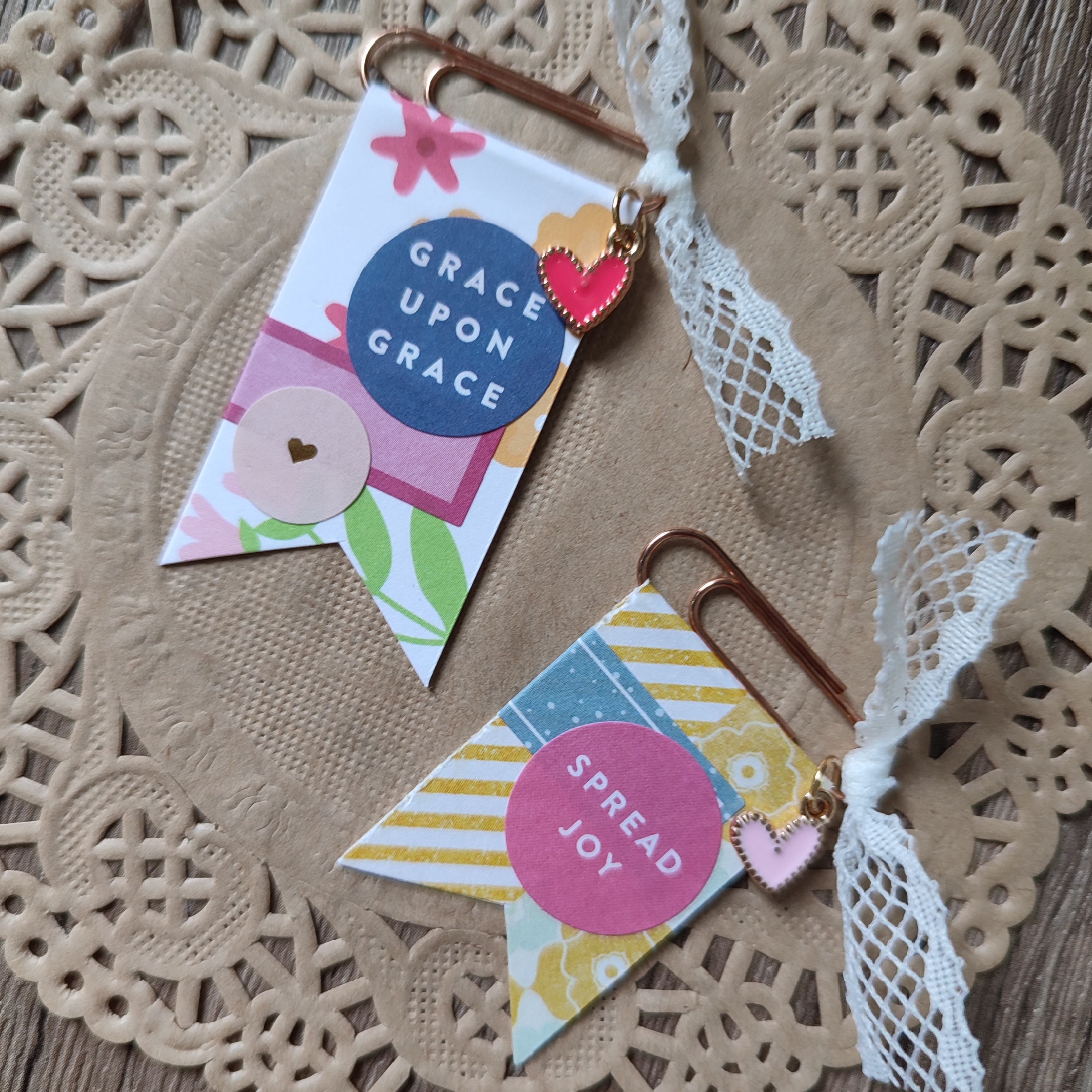 Small Paperclip Embellishments (Set 6)
