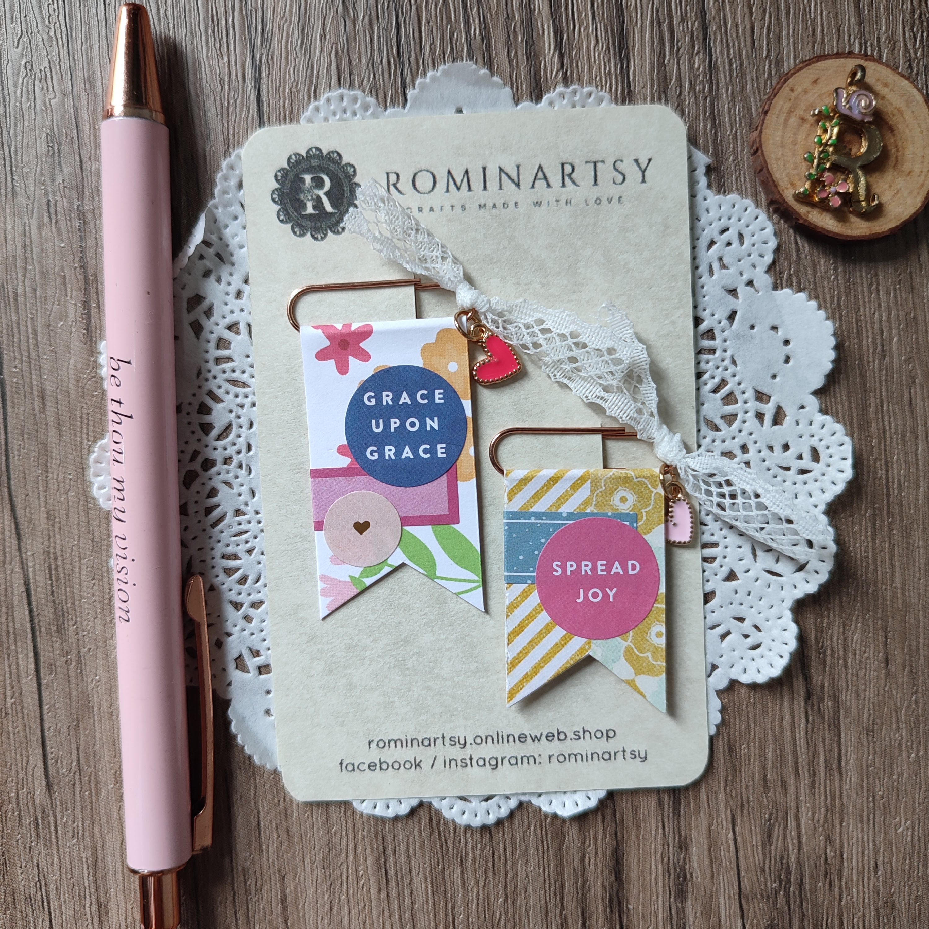 Small Paperclip Embellishments (Set 6)