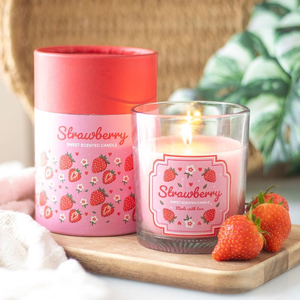 Strawberry Scented Glass Candle with Wooden Lid – Floral Gift Candle