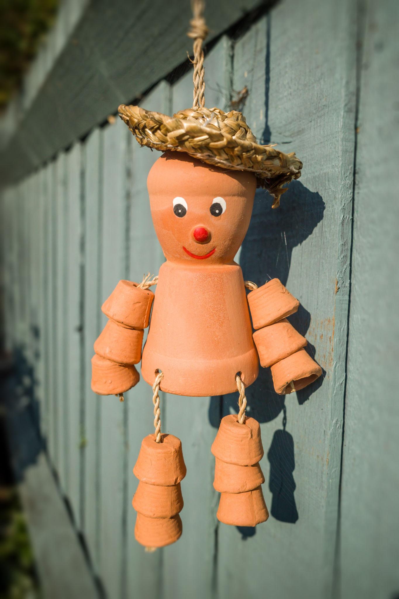Small Terracotta Pot Man – Hanging Garden Ornament