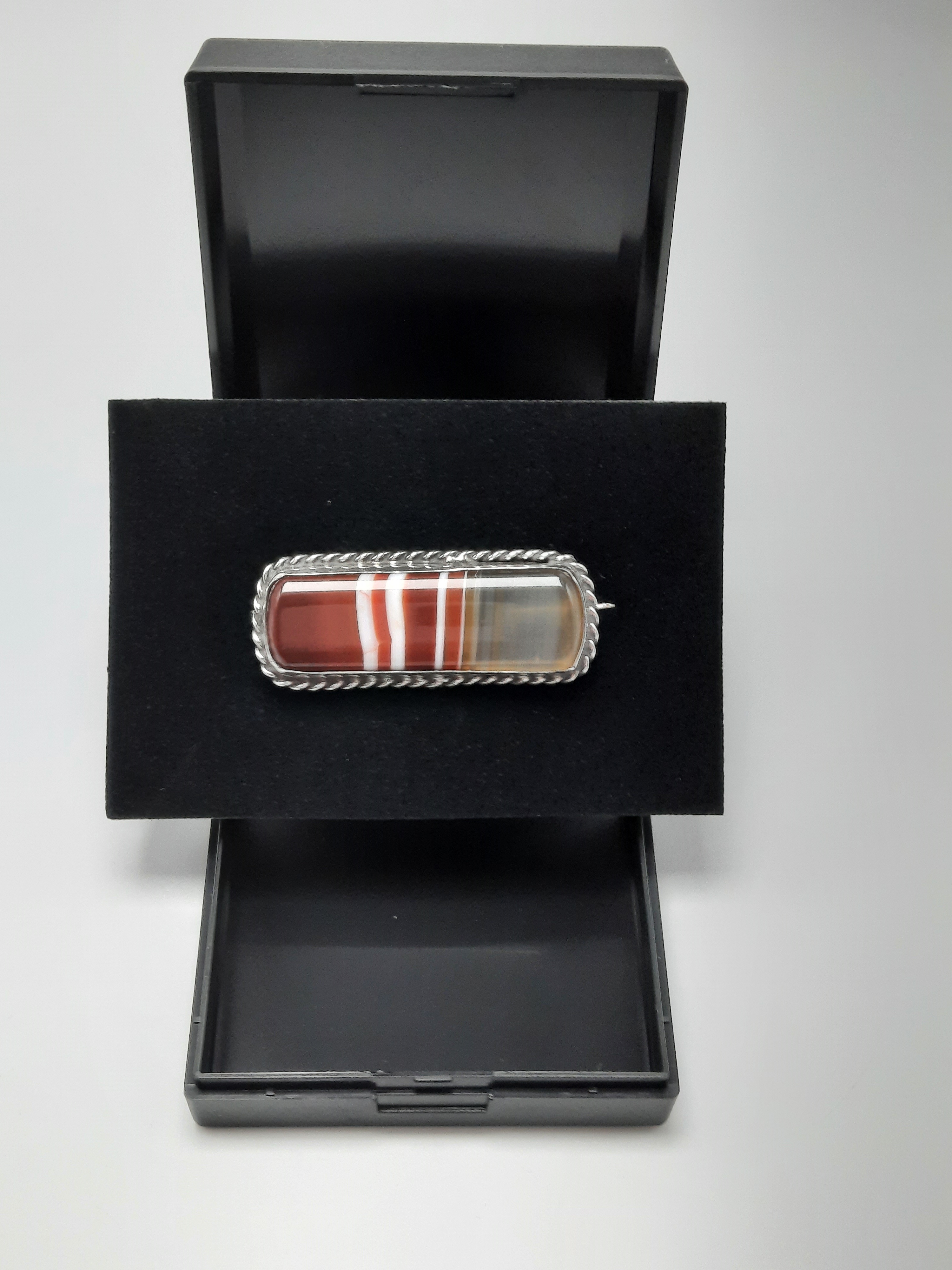 Banded Agate and Sterling Silver Vintage Brooch