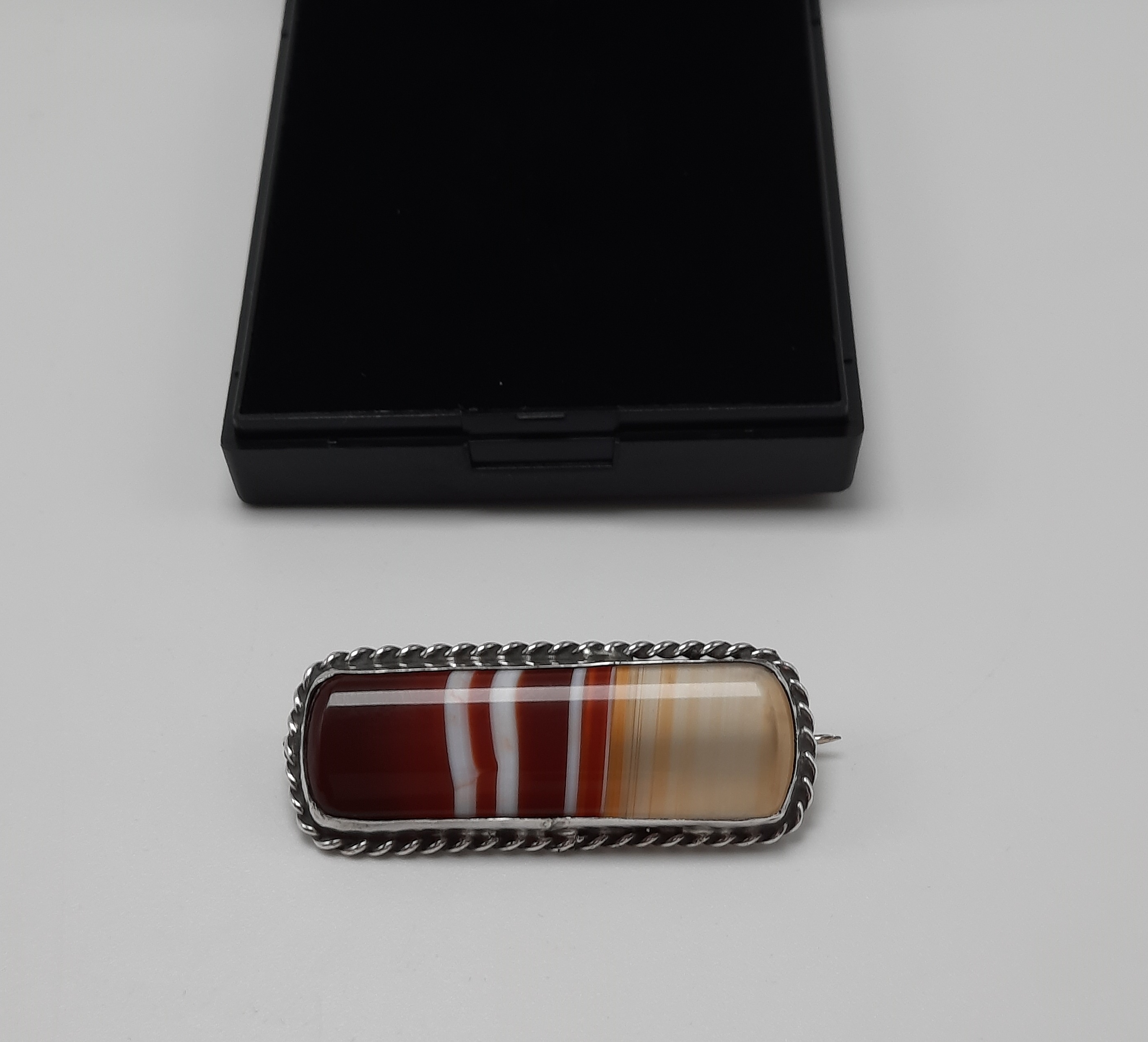 Banded Agate and Sterling Silver Vintage Brooch