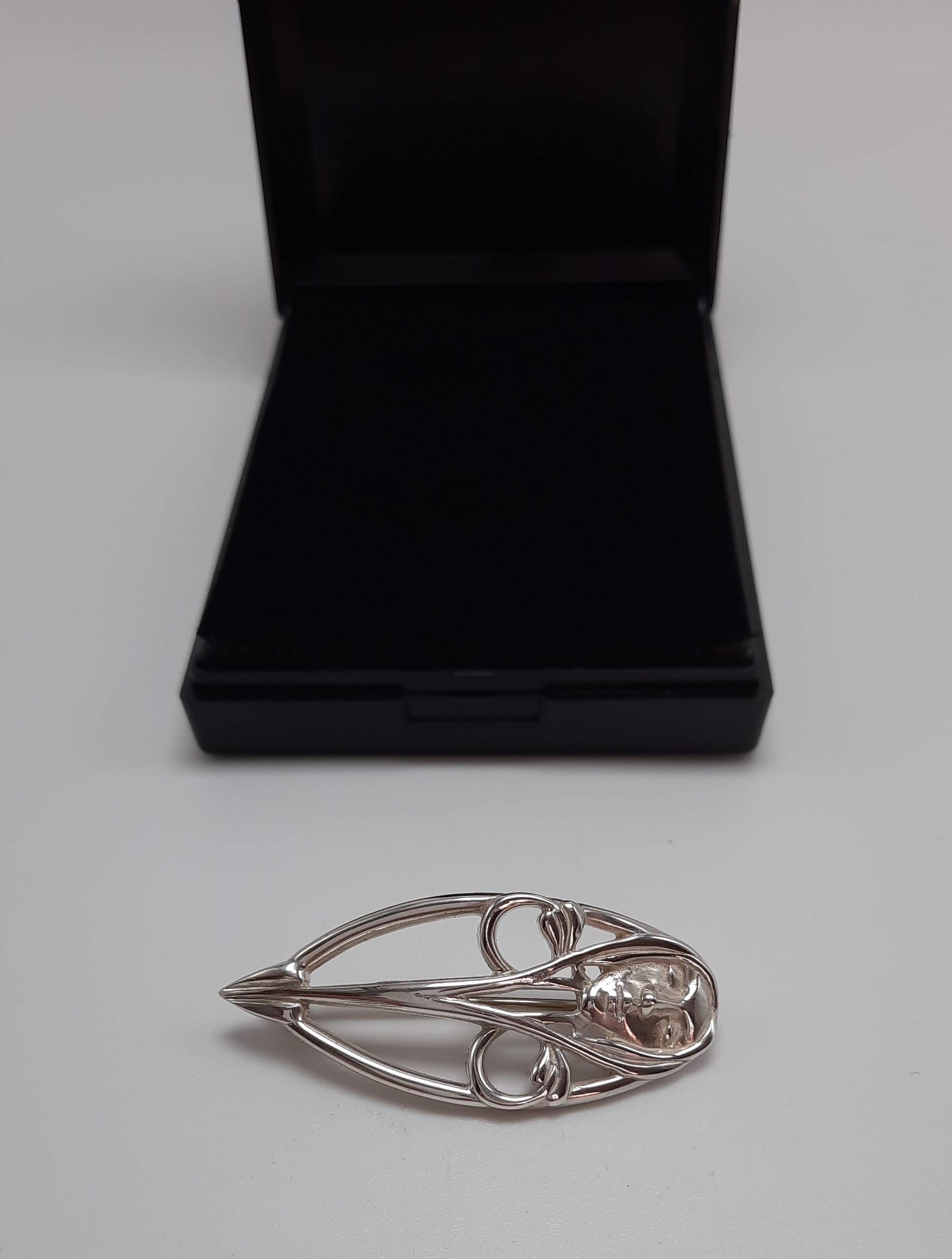 Stunning Sterling Silver Rennie Mackintosh Inspired Brooch with Art Nouveau Style Face
