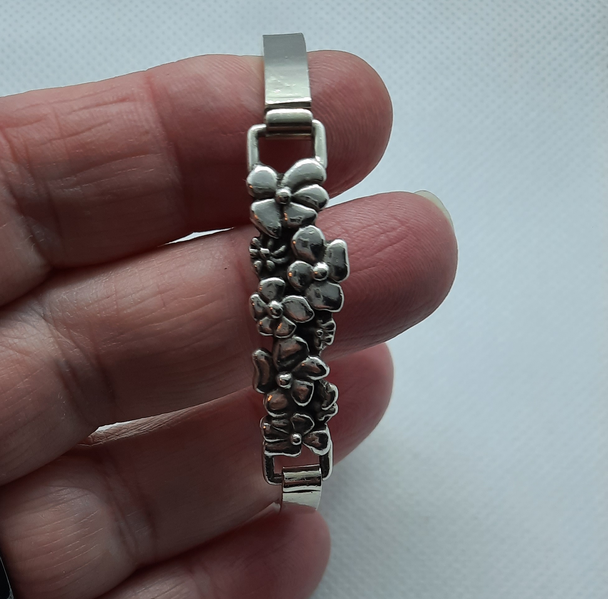 Sterling Silver Bangle with Floral Design - Sheffield 1979