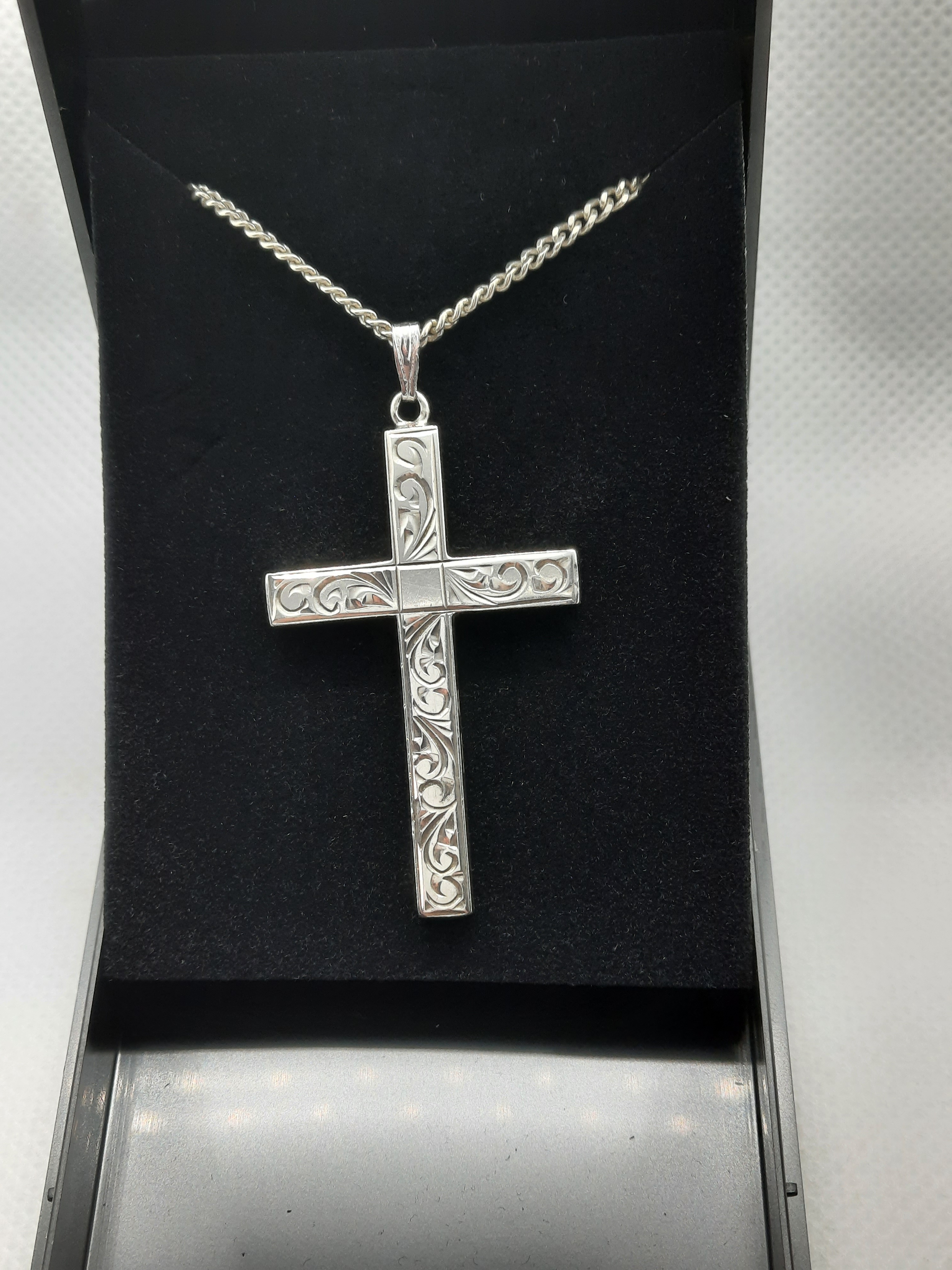 Sterling Silver Hallmarked Patterned Cross on Sterling Curb Chain