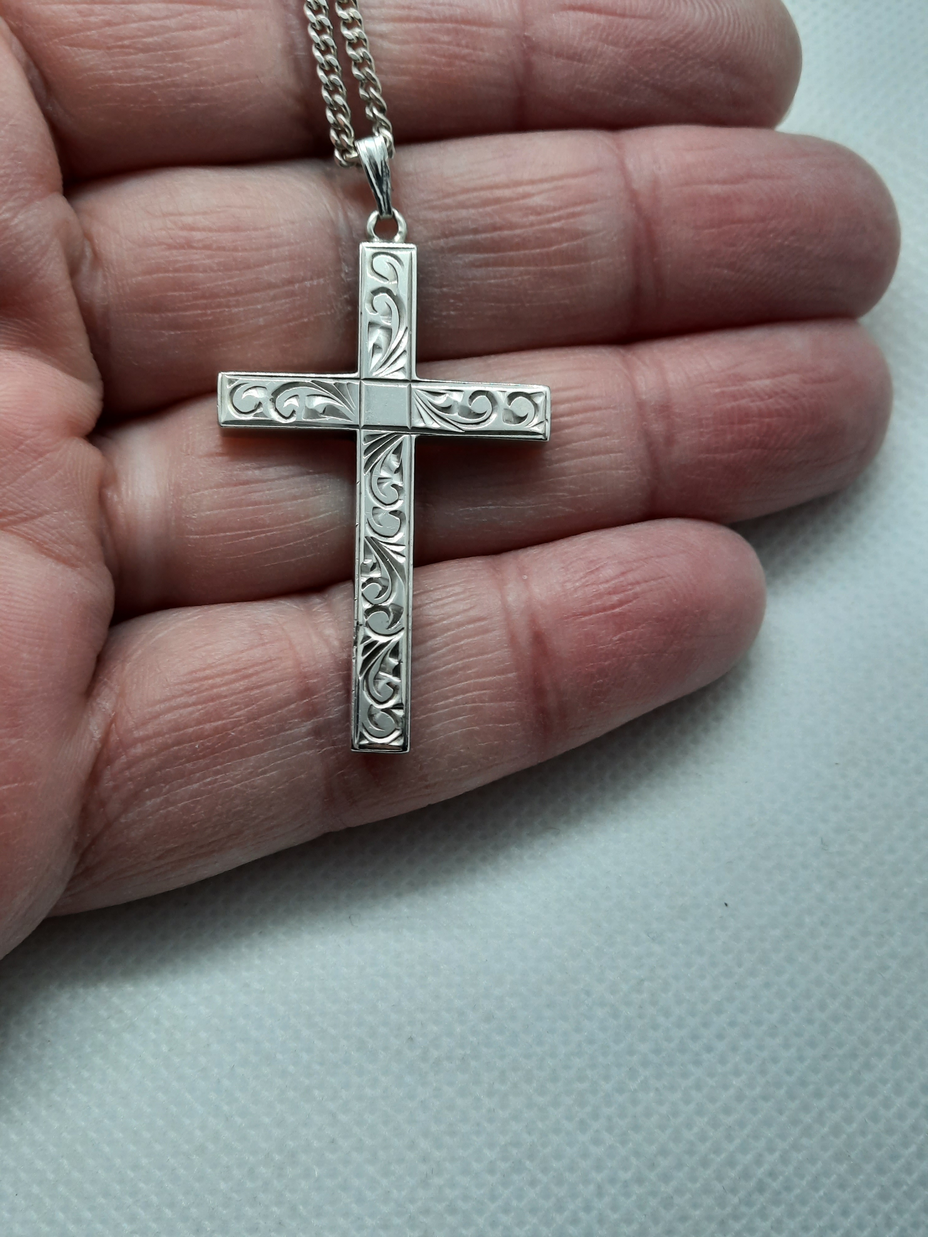 Sterling Silver Hallmarked Patterned Cross on Sterling Curb Chain