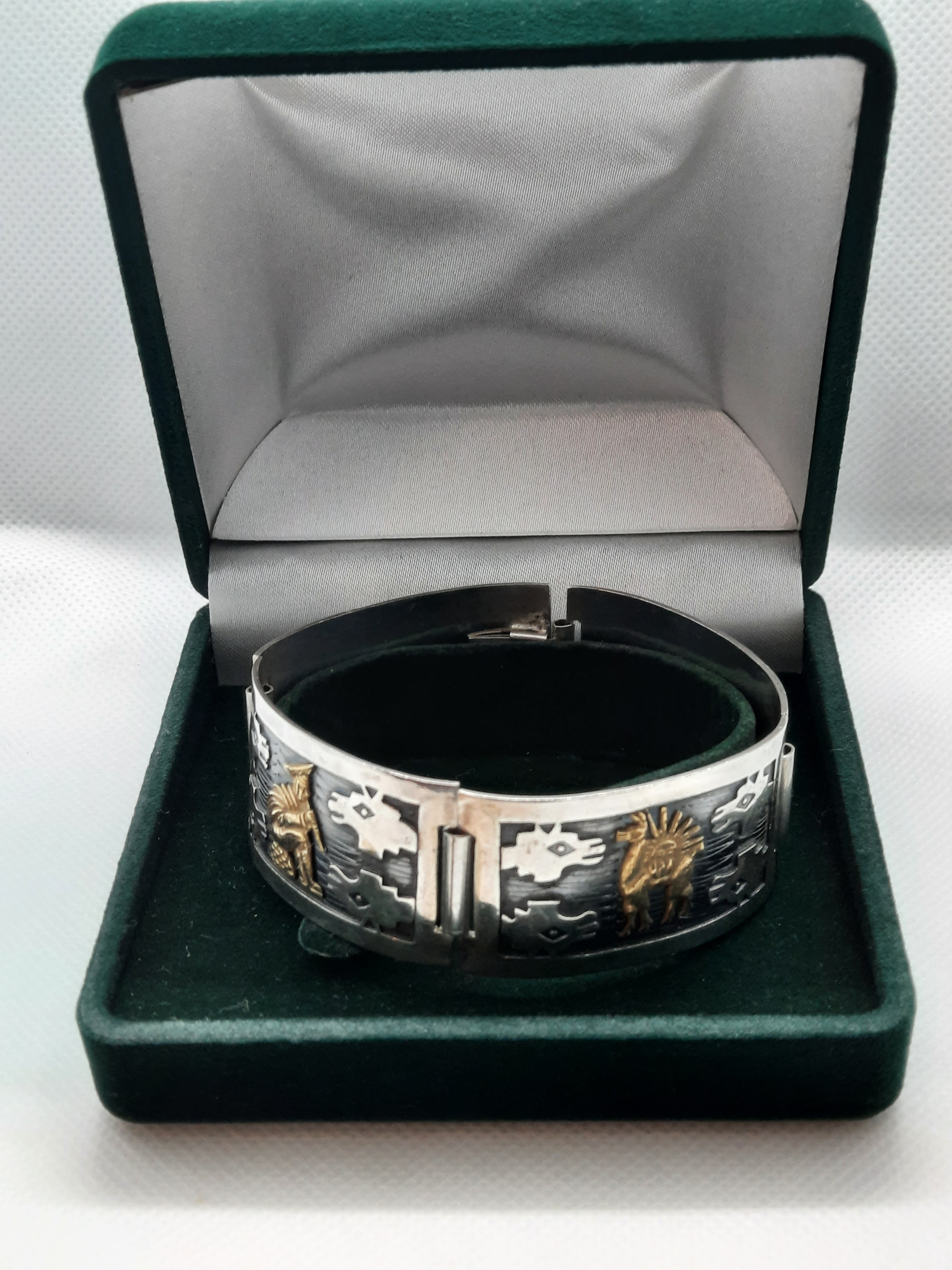 Peruvian Bracelet in Sterling Silver with 18k Gold Motifs