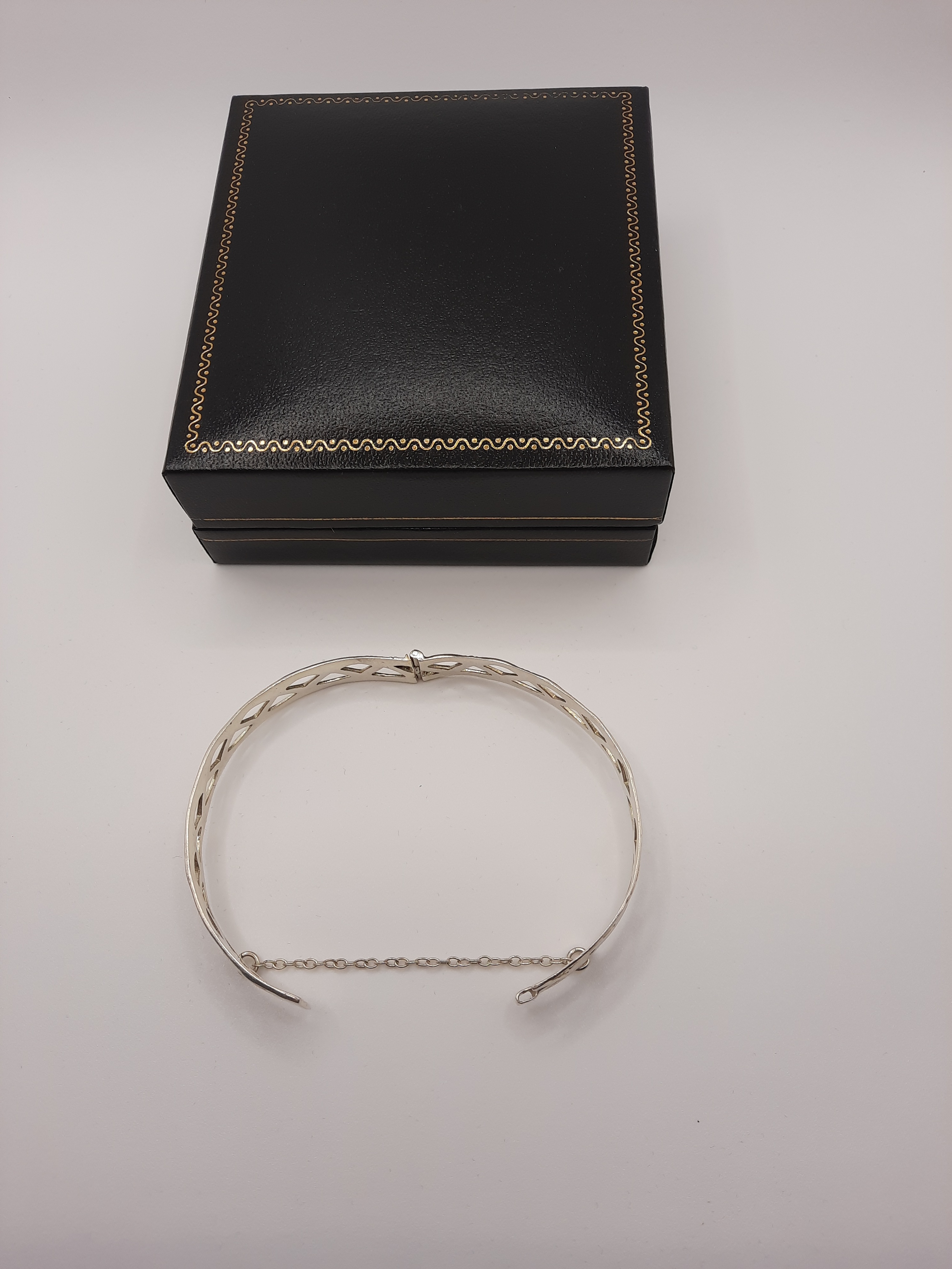 Sterling Silver Celtic Knot Pattern Bangle