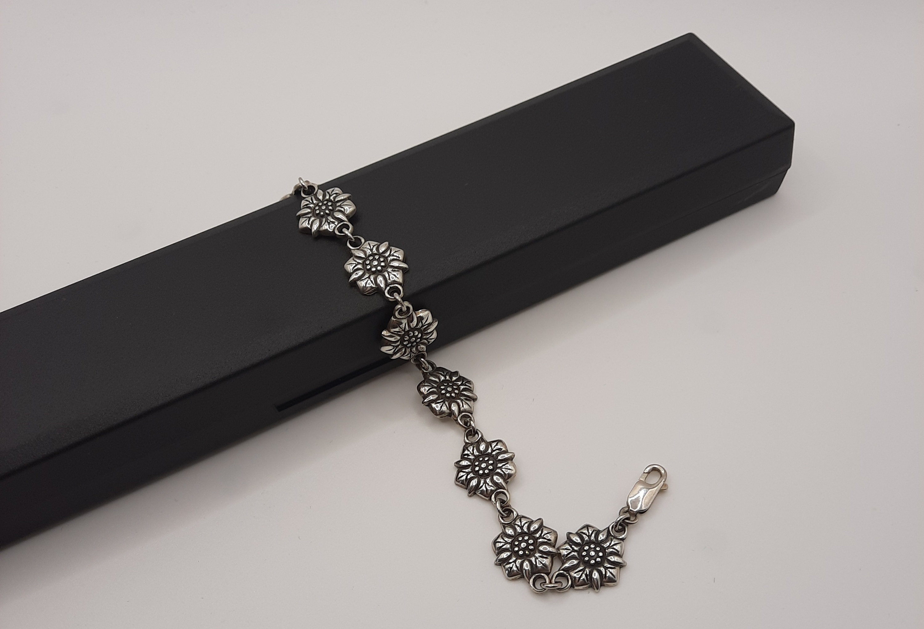 Sterling Silver Flower Design Bracelet
