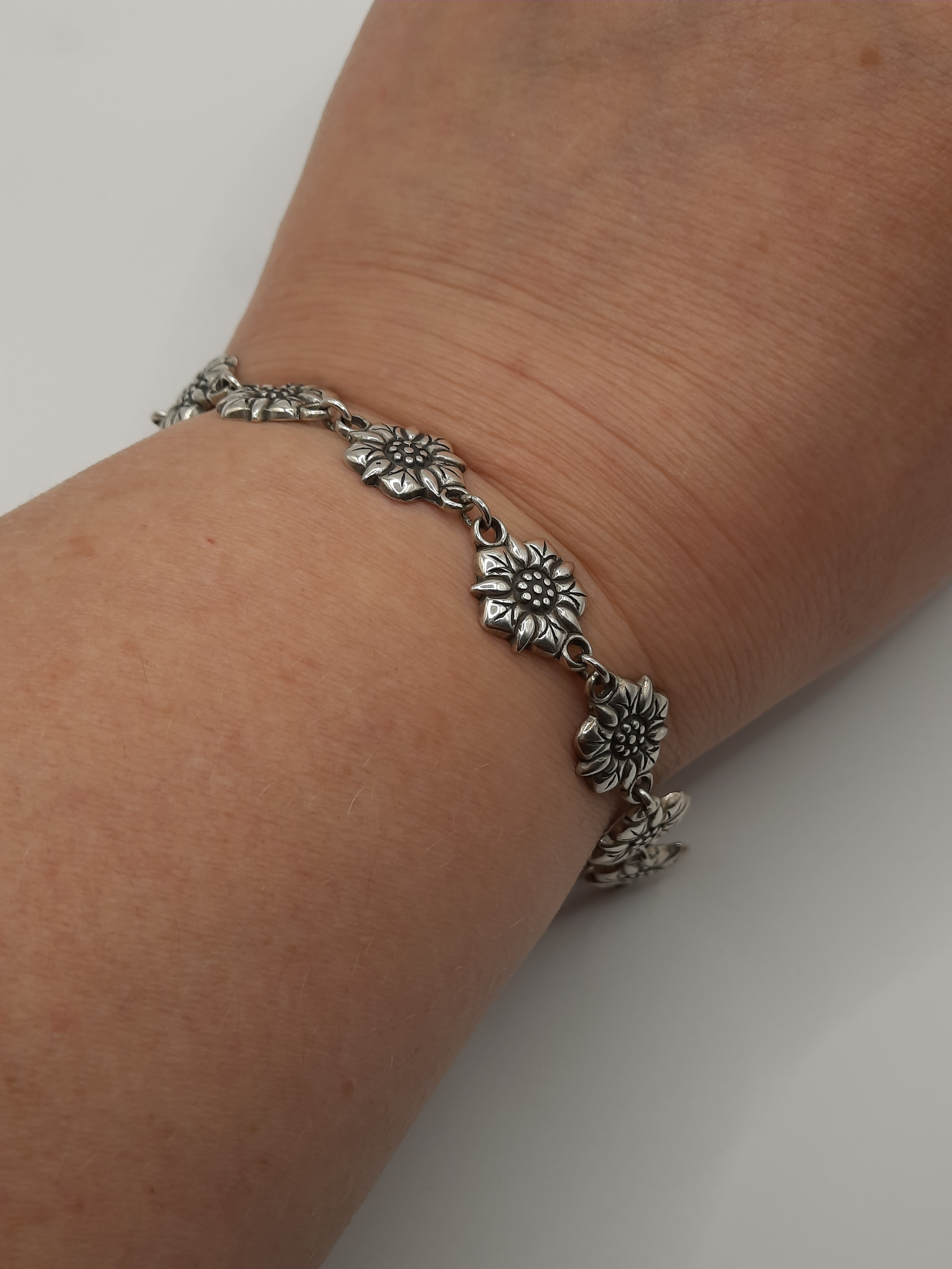 Sterling Silver Flower Design Bracelet