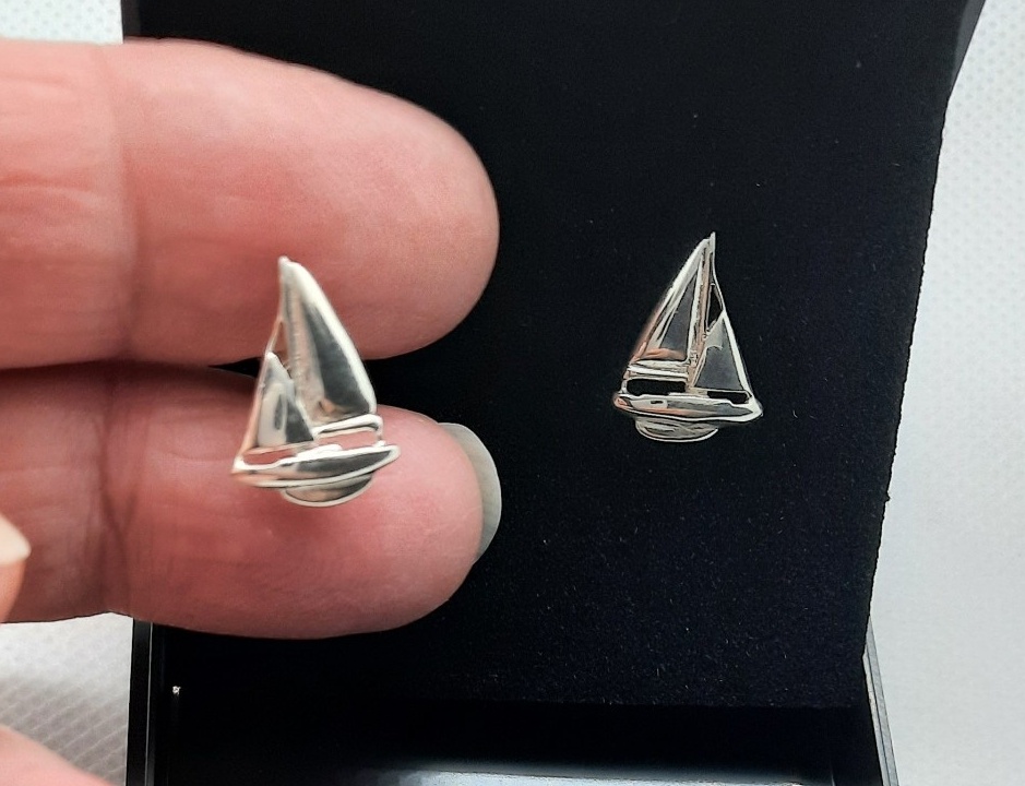 Beautiful Pair of Sterling Silver Boat Design Earrings