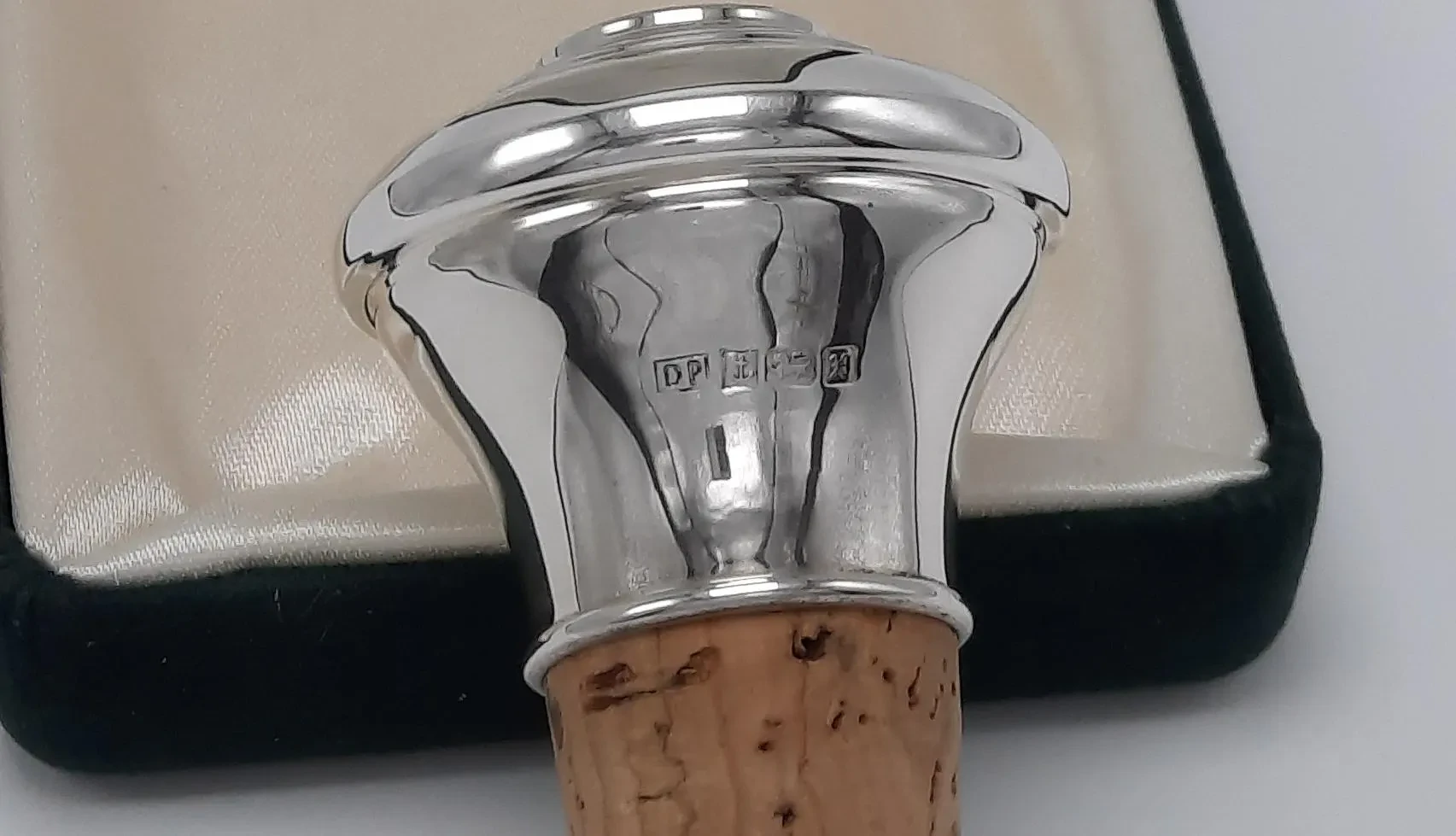 Sterling Silver Bottle Stop - made by Douglas Pell and retailed through Harrods - Hallmarked 1997