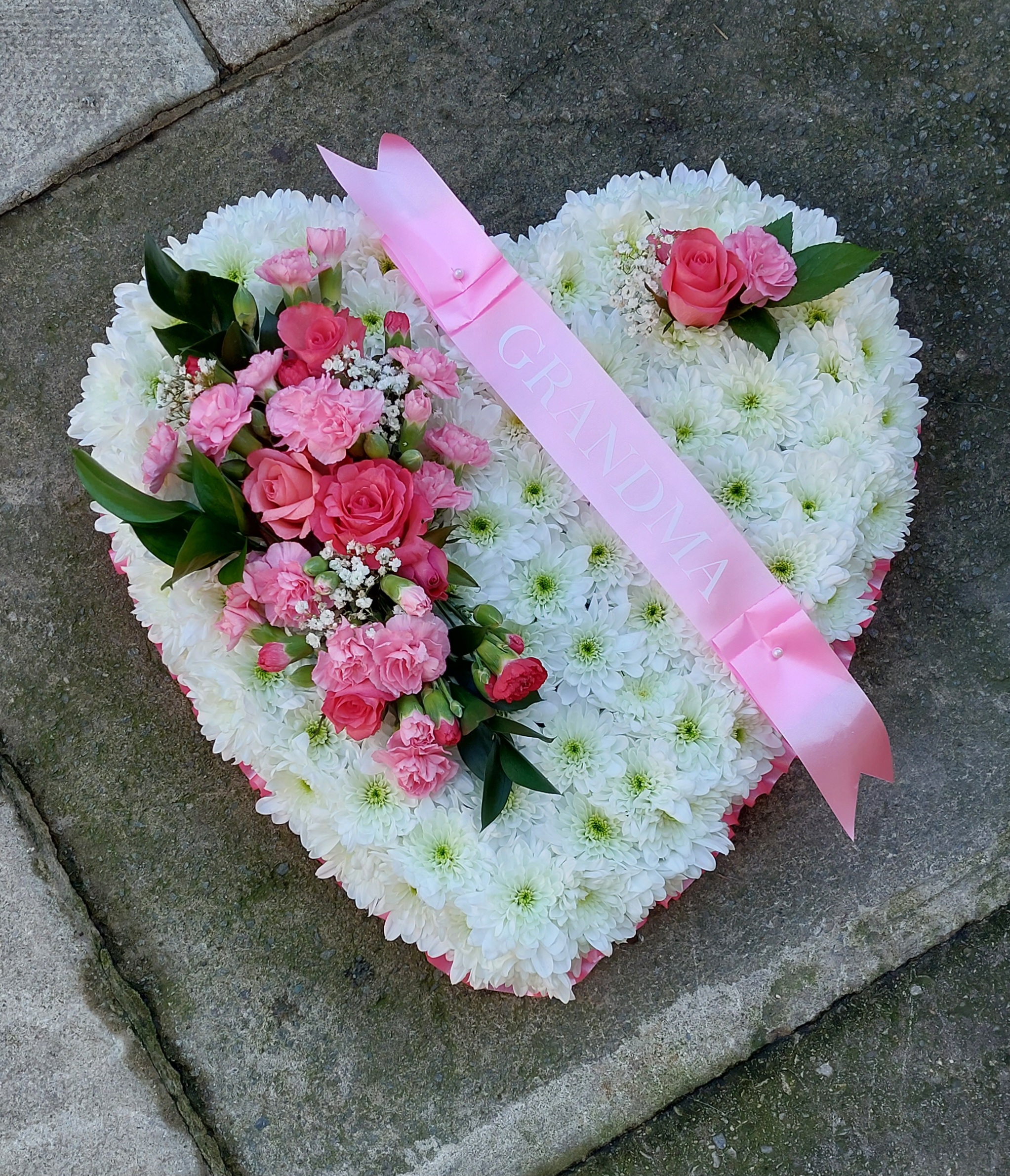 Full heart flower tribute