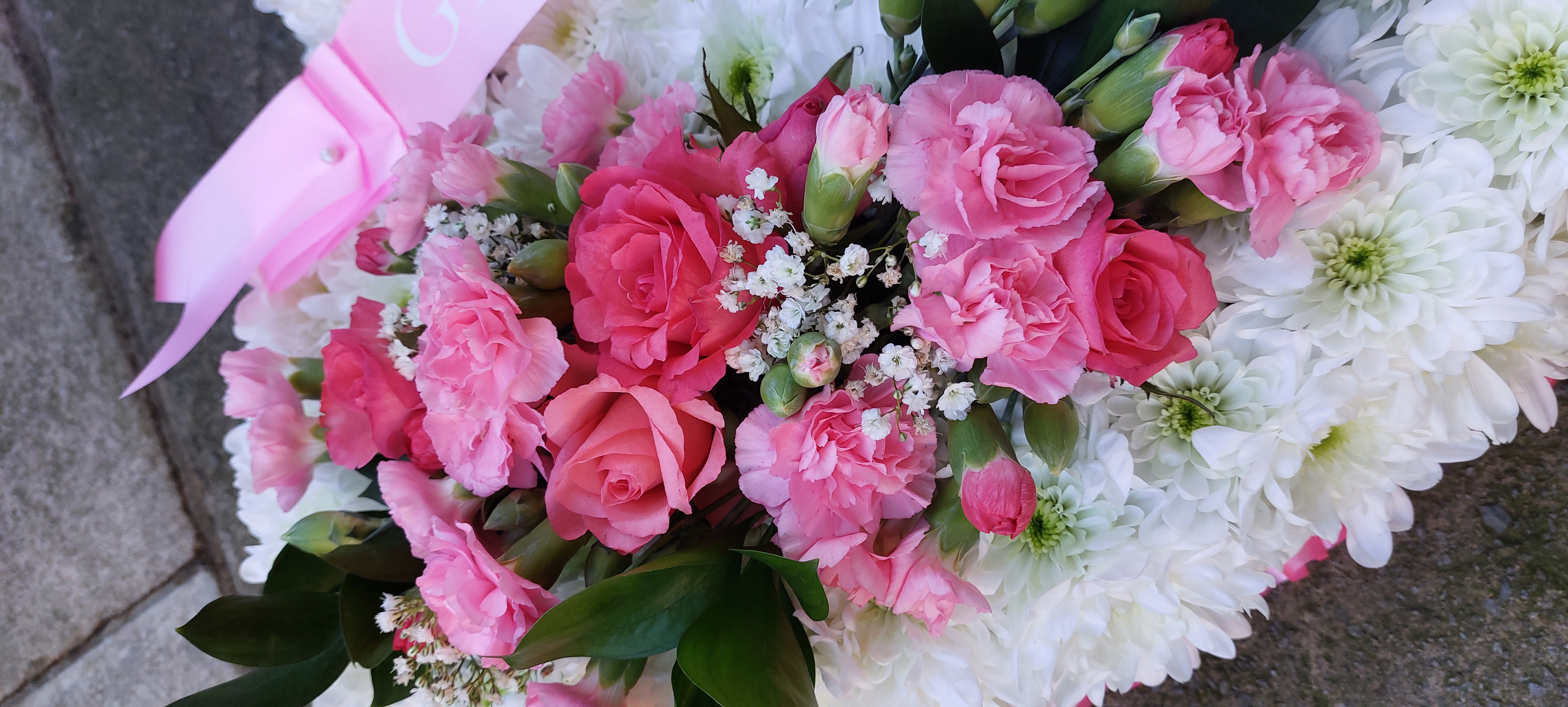 Full heart flower tribute