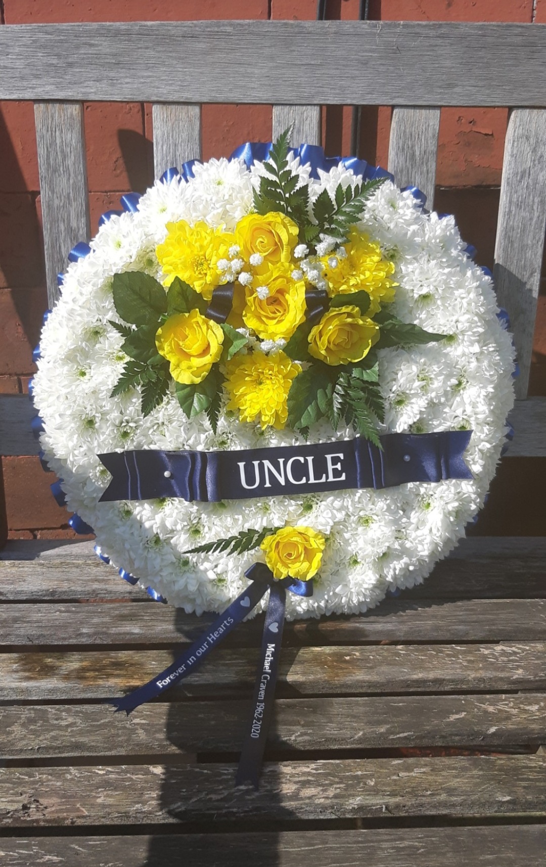 Round flower tribute