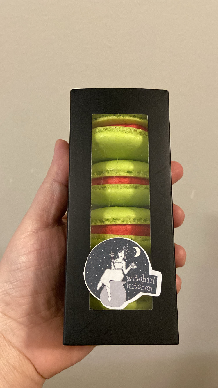 Grinch Macarons