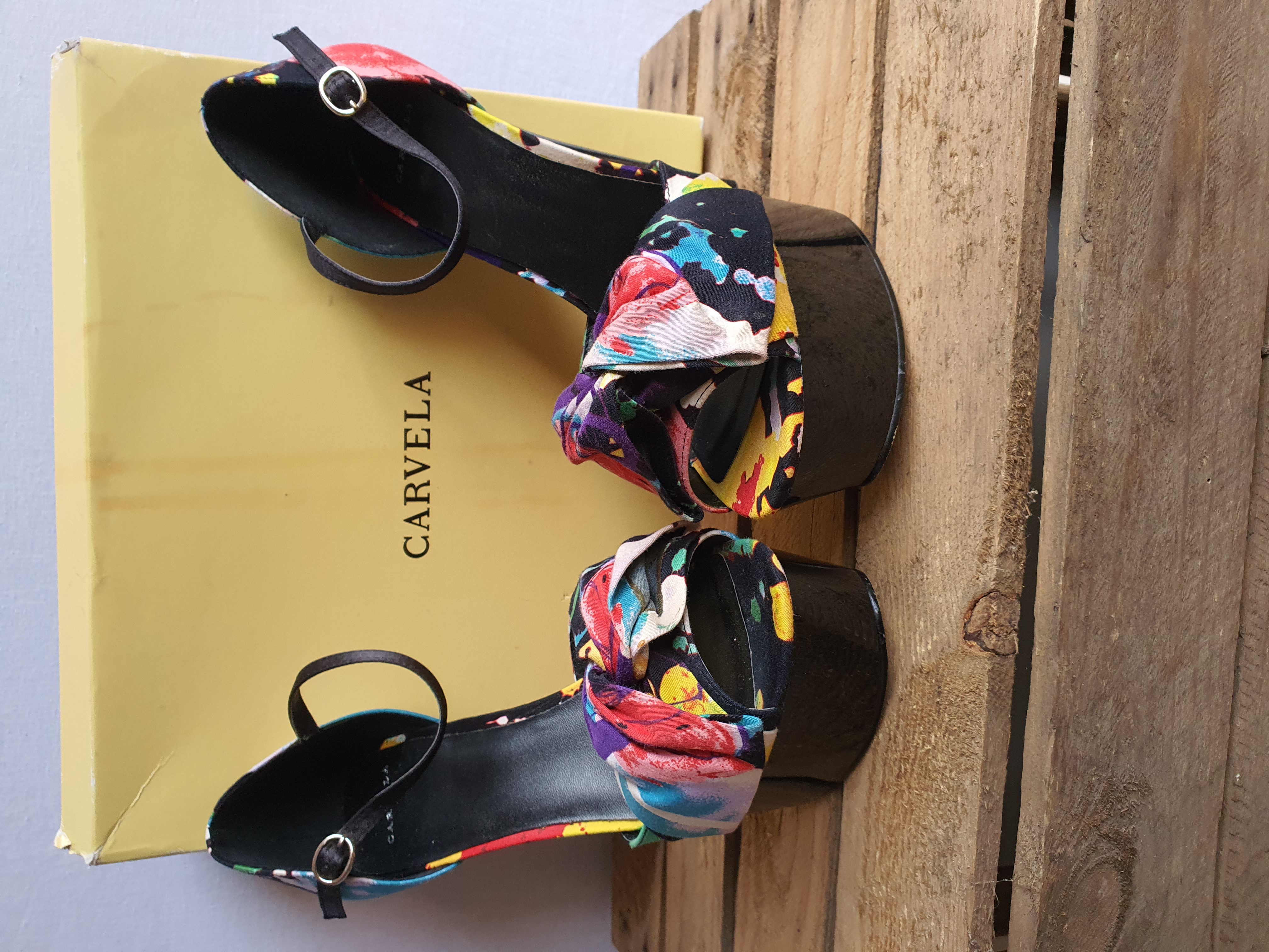 KURT GEIGER CARVELA Multi Coloured Heeled Block Shoe Size UK 6