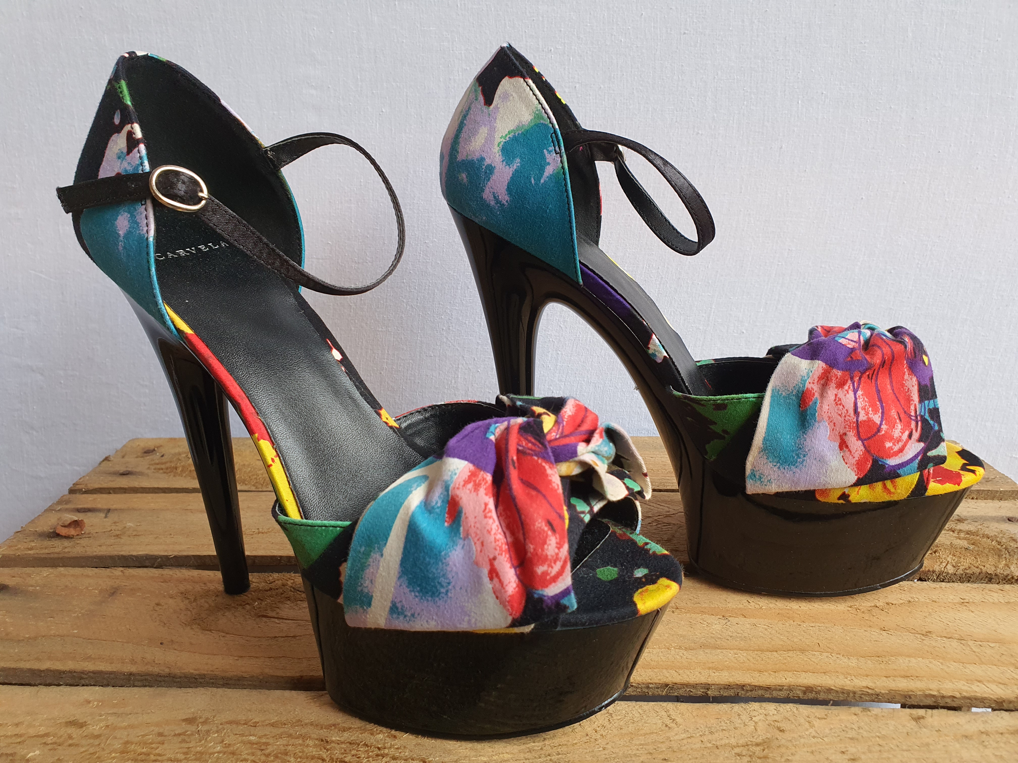 KURT GEIGER CARVELA Multi Coloured Heeled Block Shoe Size UK 6