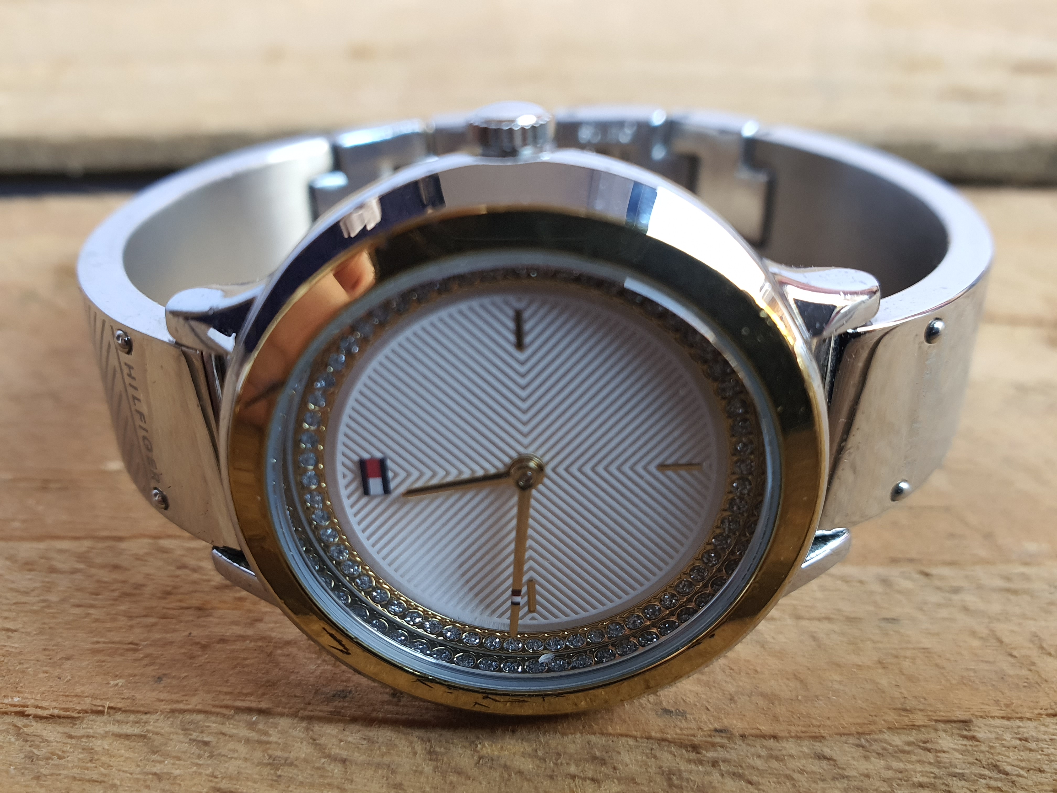 TOMMY HILFIGER Olivia Ladies Bangle/Bracelet Watch