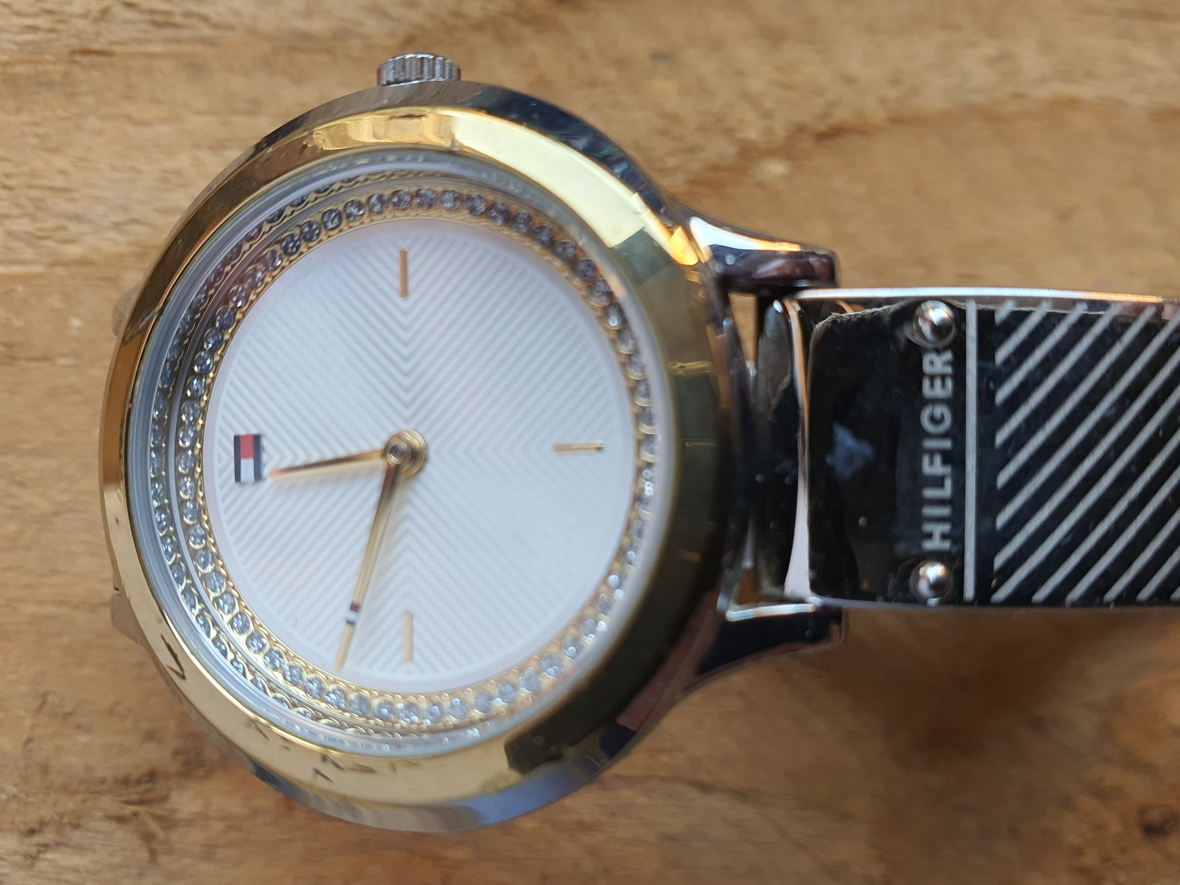 TOMMY HILFIGER Olivia Ladies Bangle/Bracelet Watch
