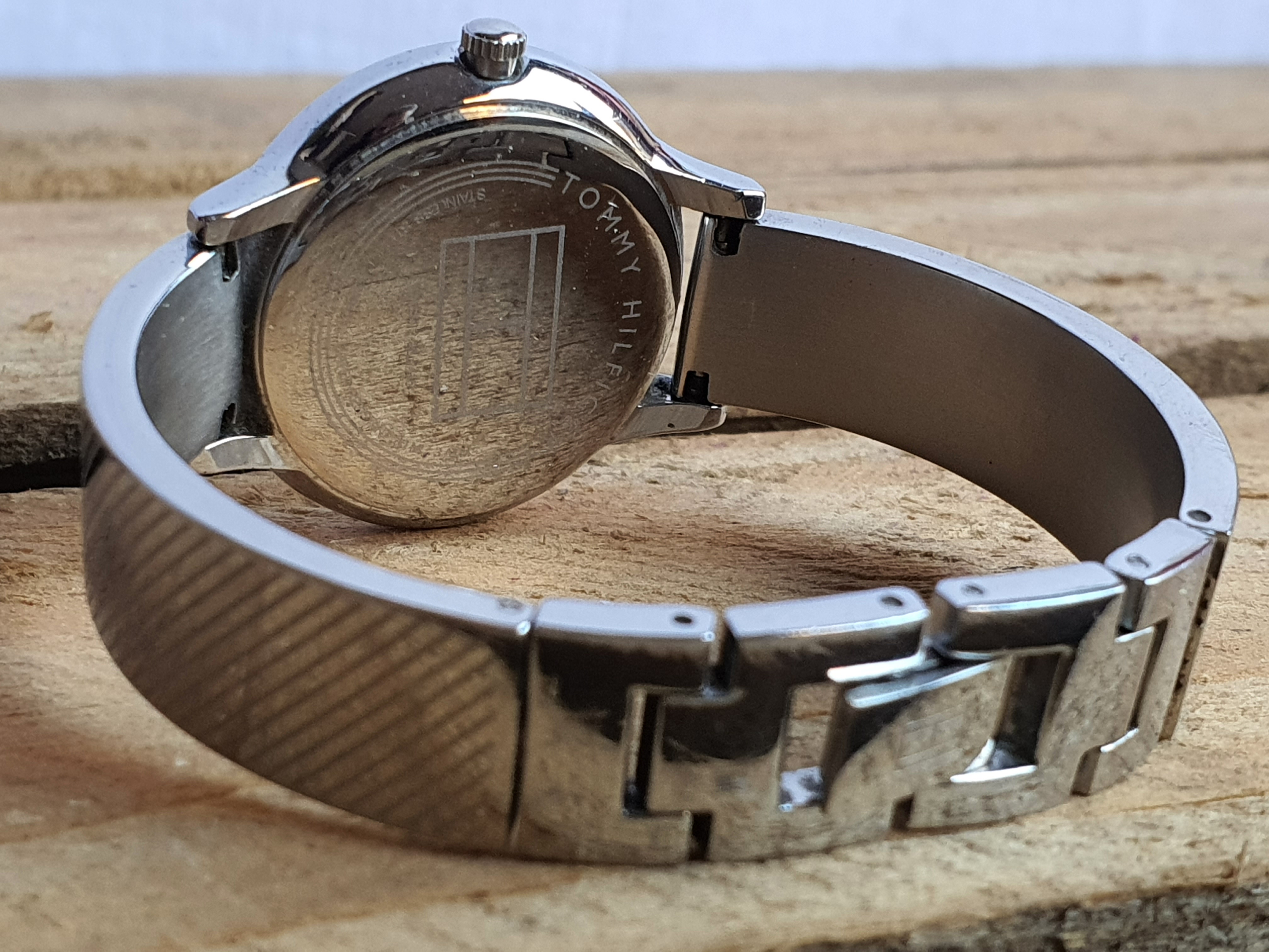 TOMMY HILFIGER Olivia Ladies Bangle/Bracelet Watch