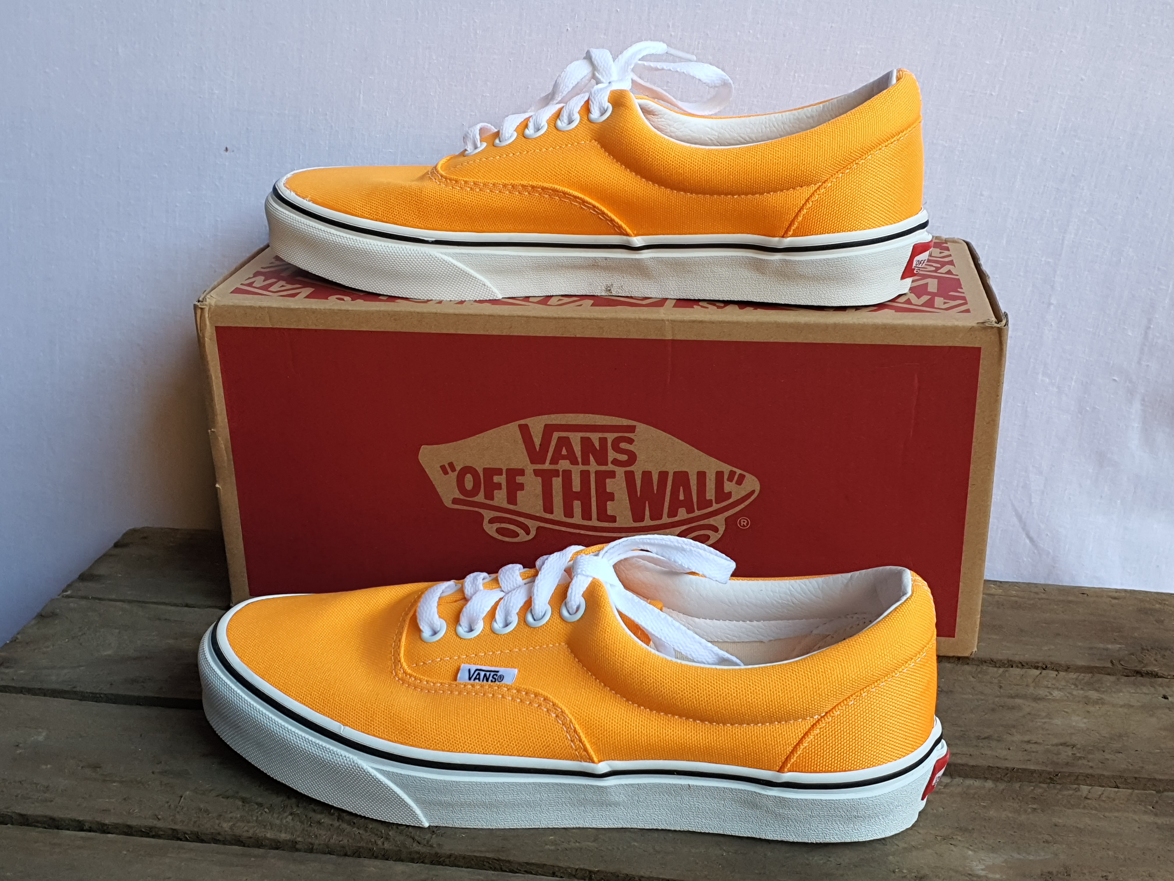 VANS Era Neon Orange Unisex Canvas Shoe Siz UK6