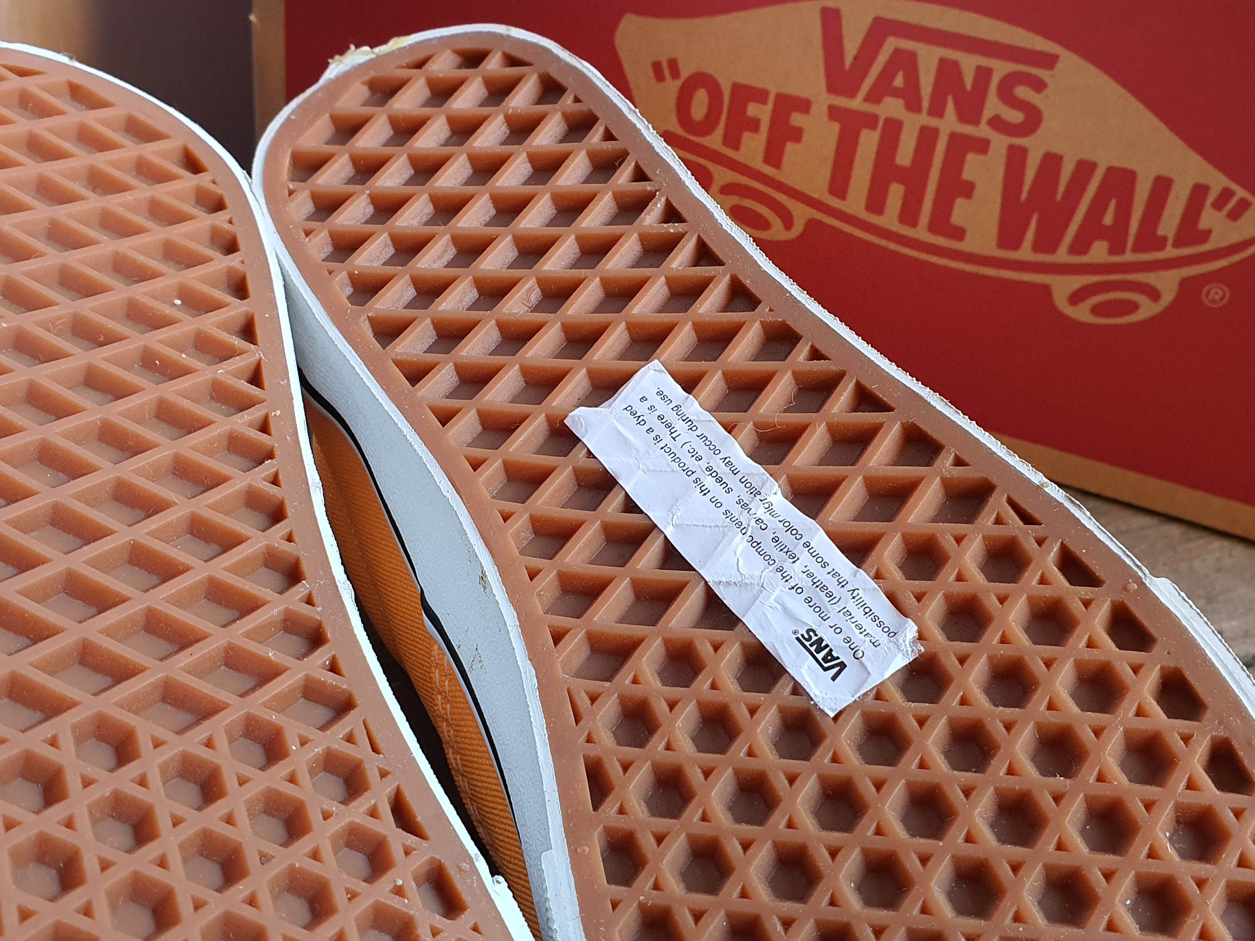 VANS Era Neon Orange Unisex Canvas Shoe Siz UK6