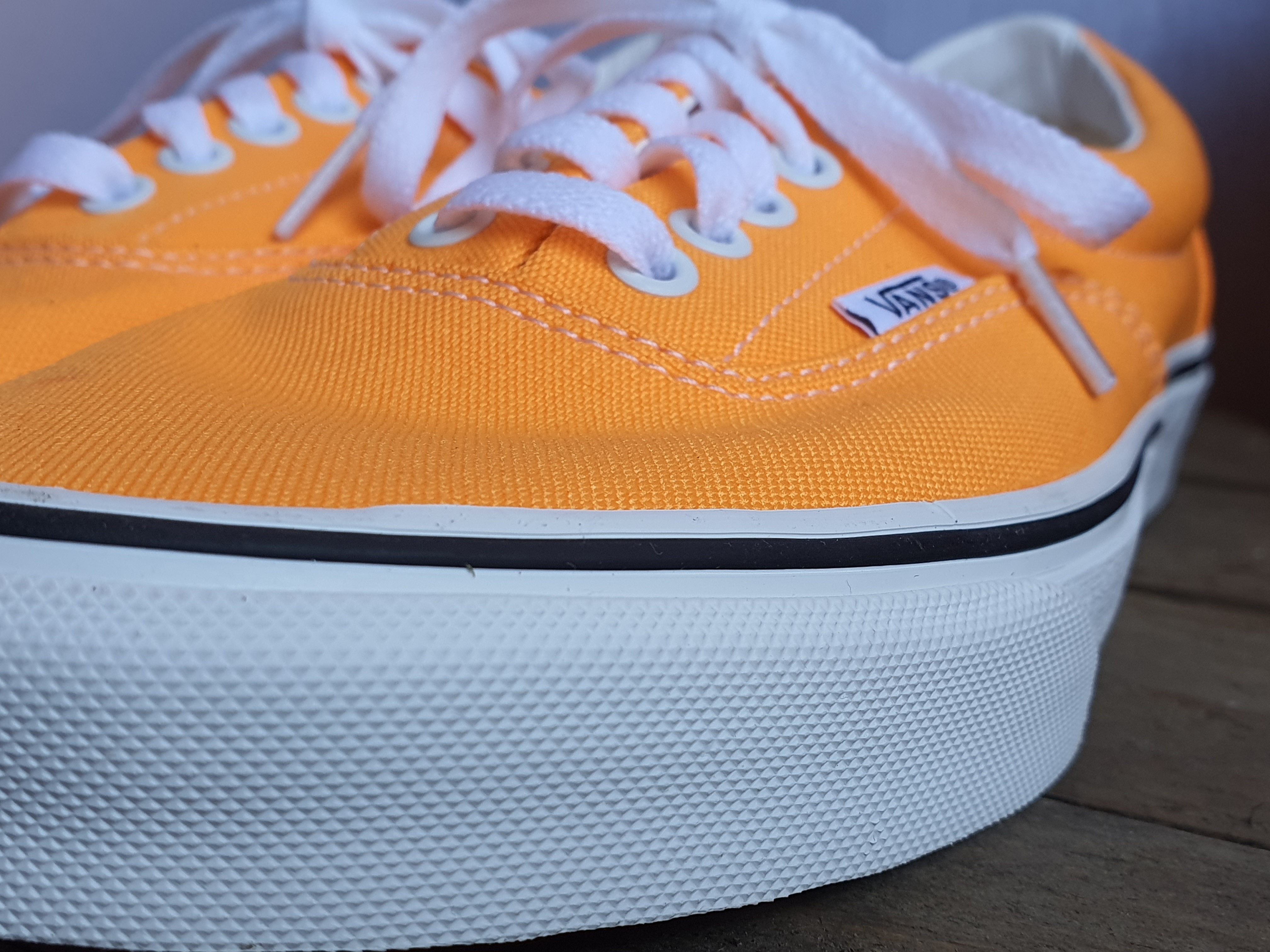 VANS Era Neon Orange Unisex Canvas Shoe Siz UK6