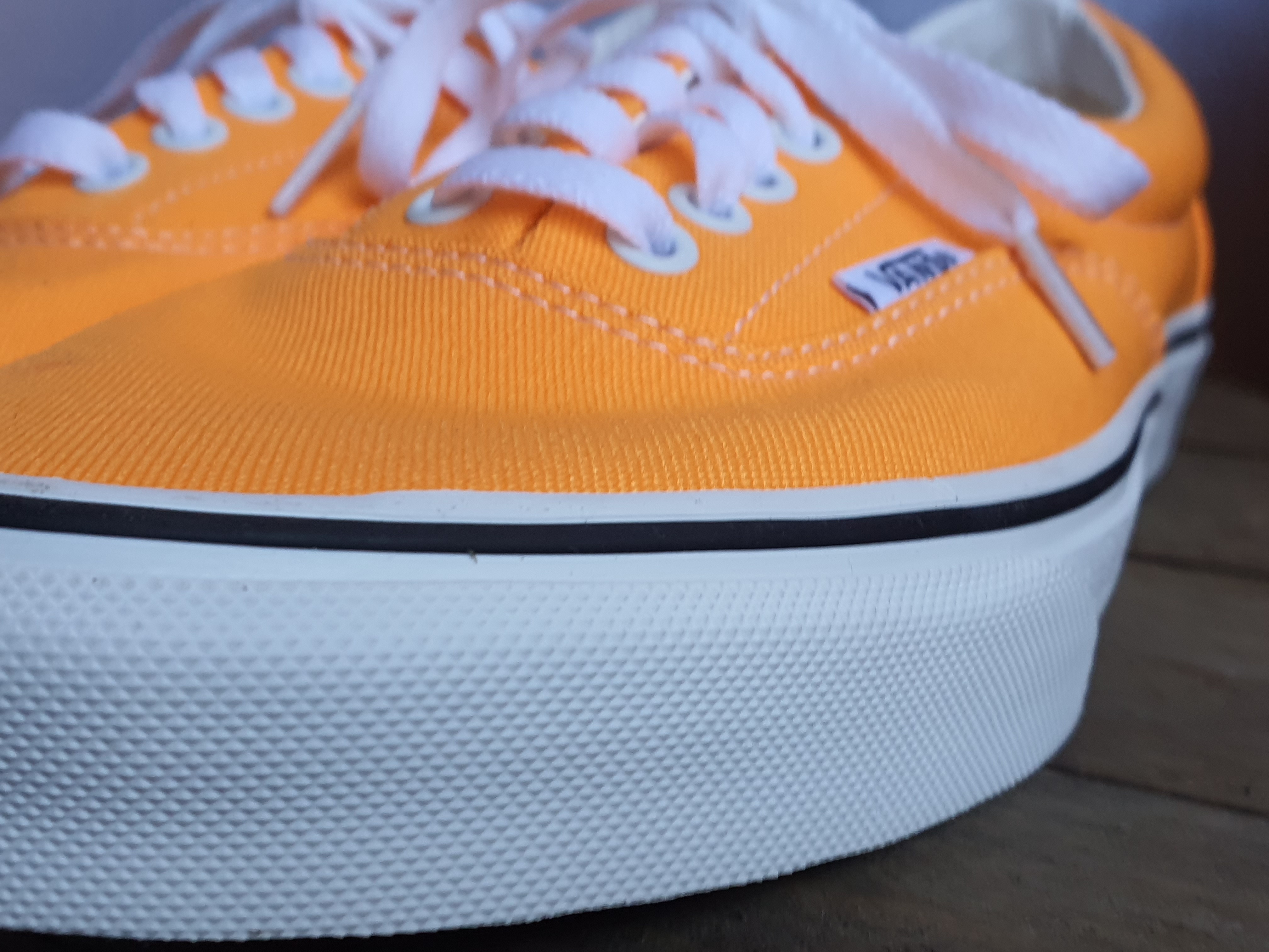 VANS Era Neon Orange Unisex Canvas Shoe Siz UK6
