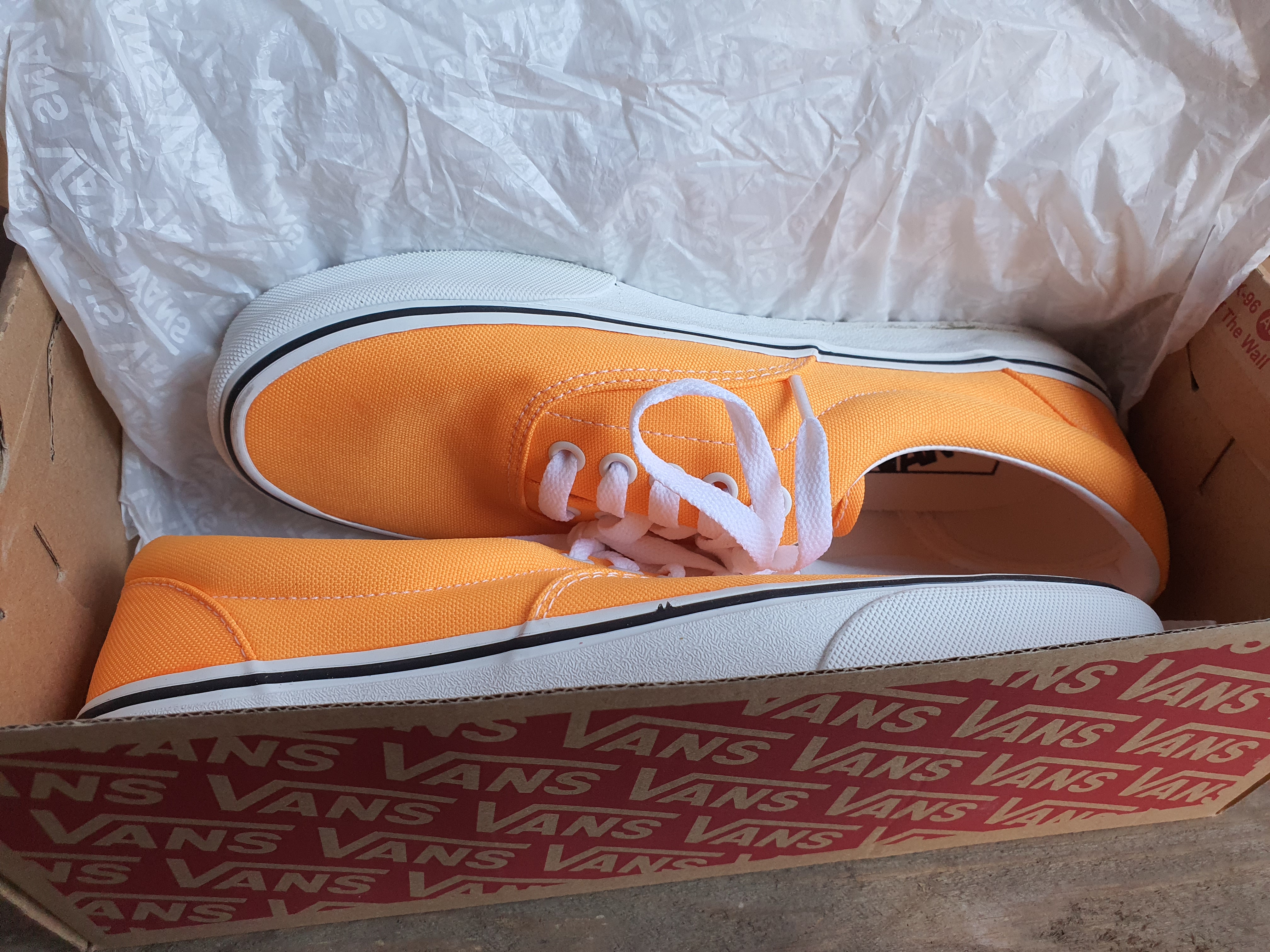 VANS Era Neon Orange Unisex Canvas Shoe Siz UK6
