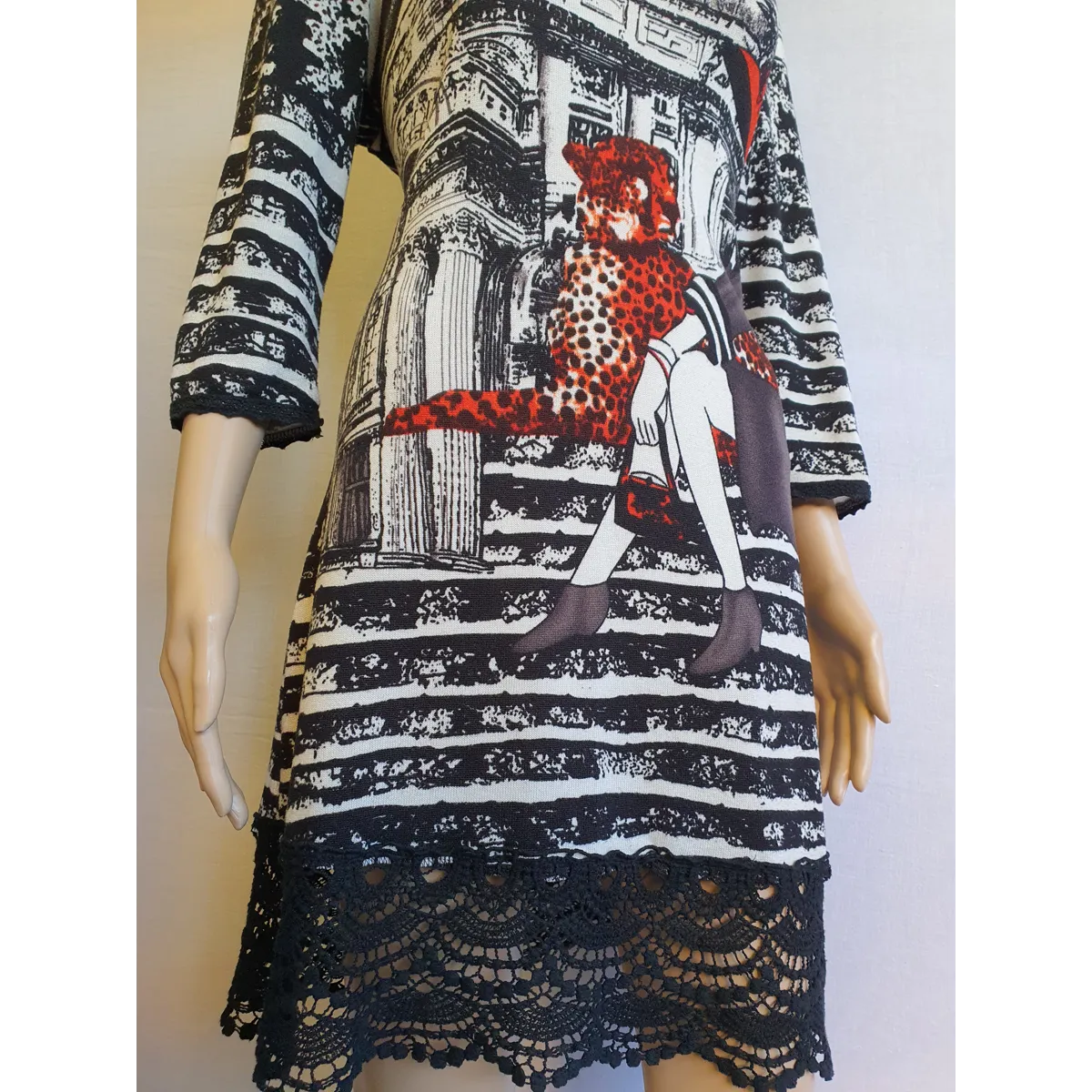 IZABEL LONDON Midi Lace Bottom Dress size UK 10 + Necklace