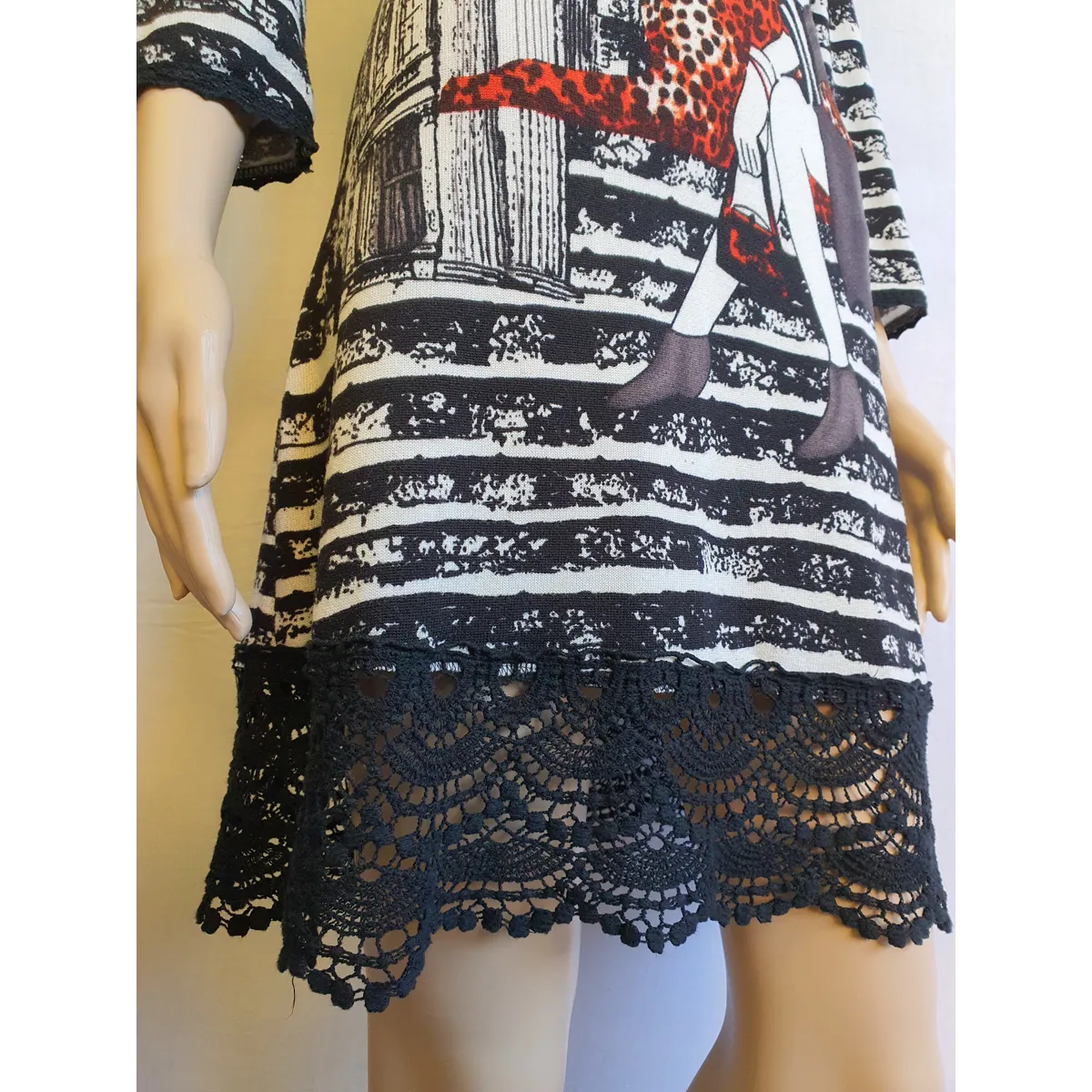 IZABEL LONDON Midi Lace Bottom Dress size UK 10 + Necklace