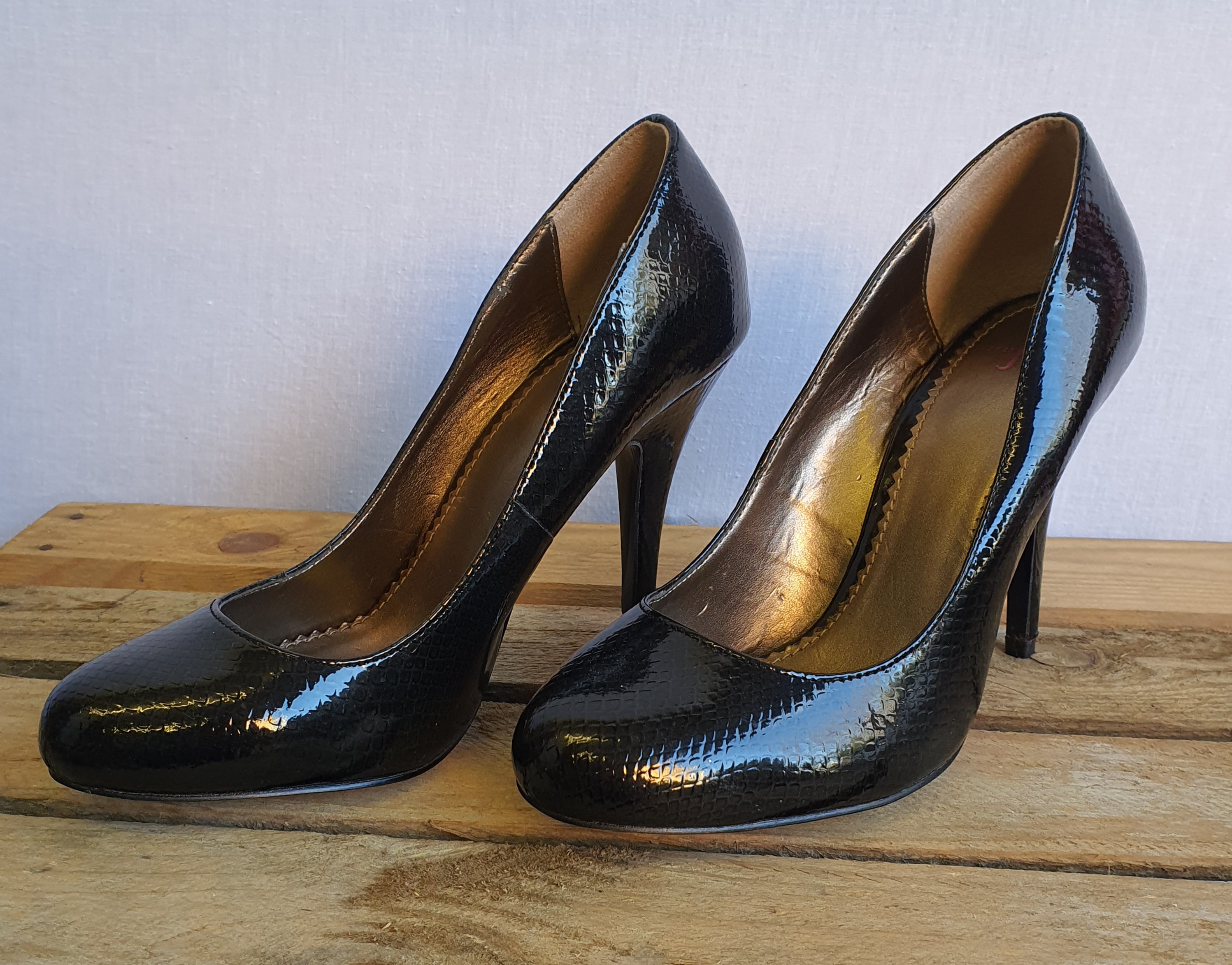 JASPER CONRAN Black 4" Heeled Court Shoe- NEW Size UK5