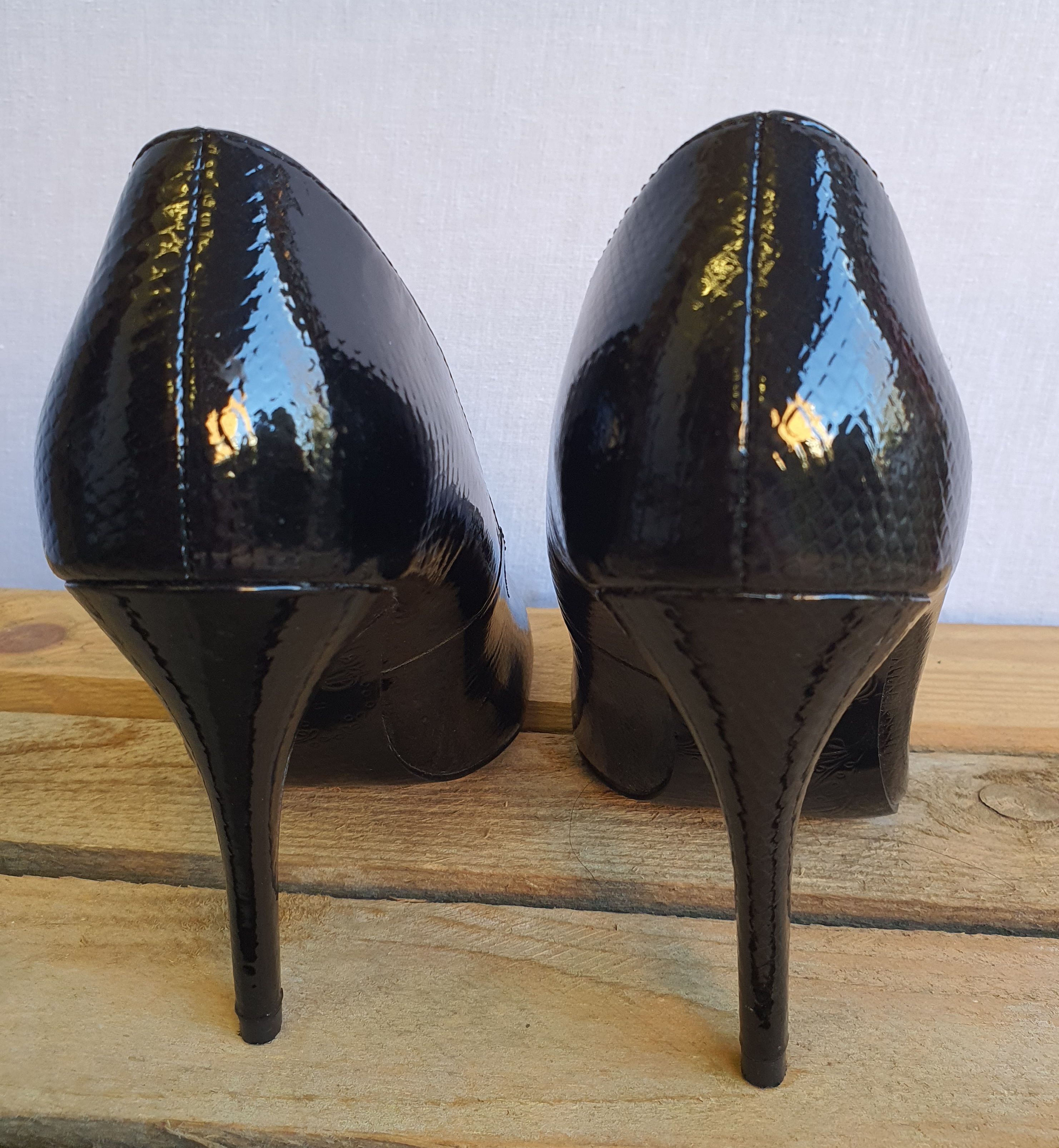 JASPER CONRAN Black 4" Heeled Court Shoe- NEW Size UK5