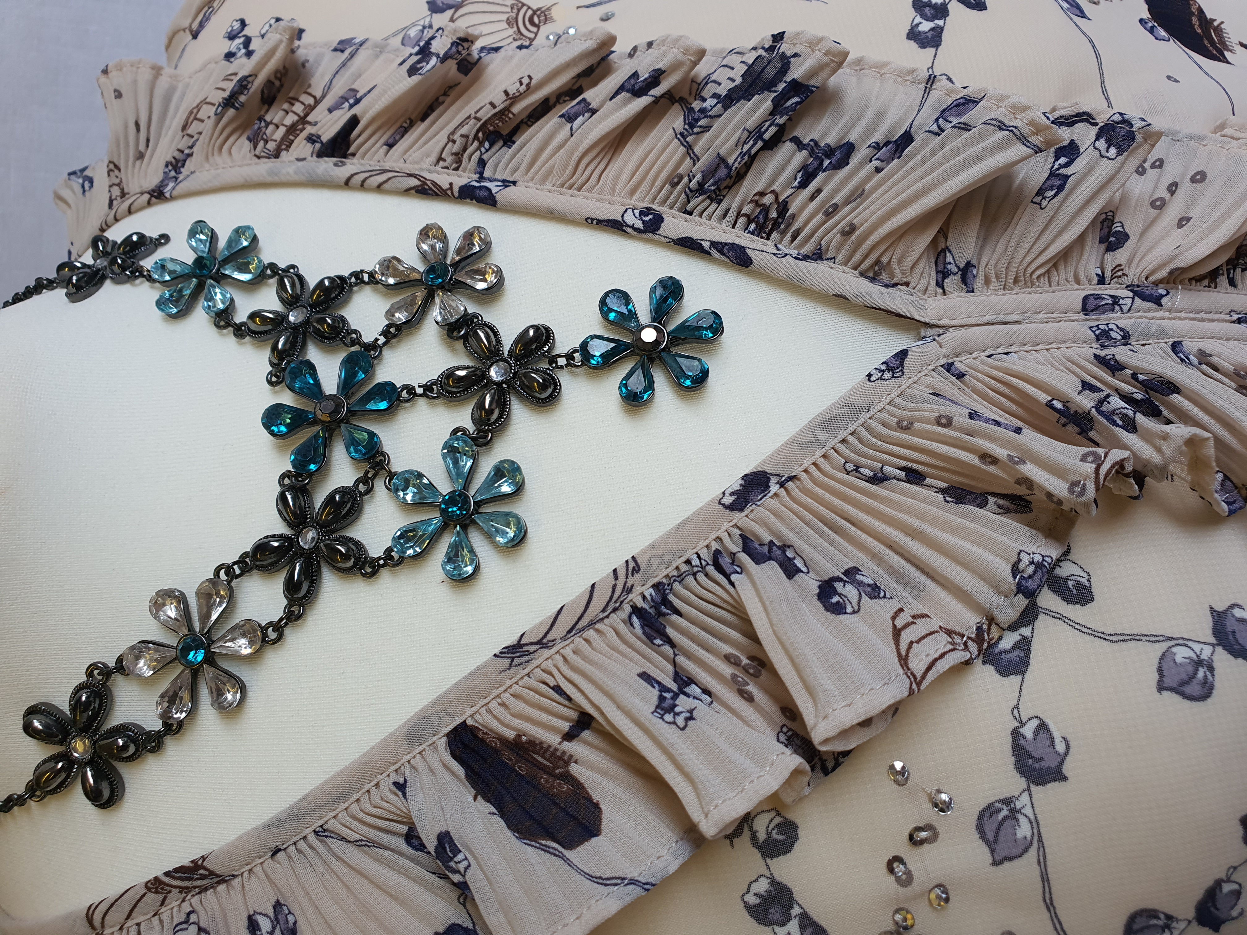 ROCHA JOHN ROCHA Elgant Short Sleeve Top and Necklace UK 8