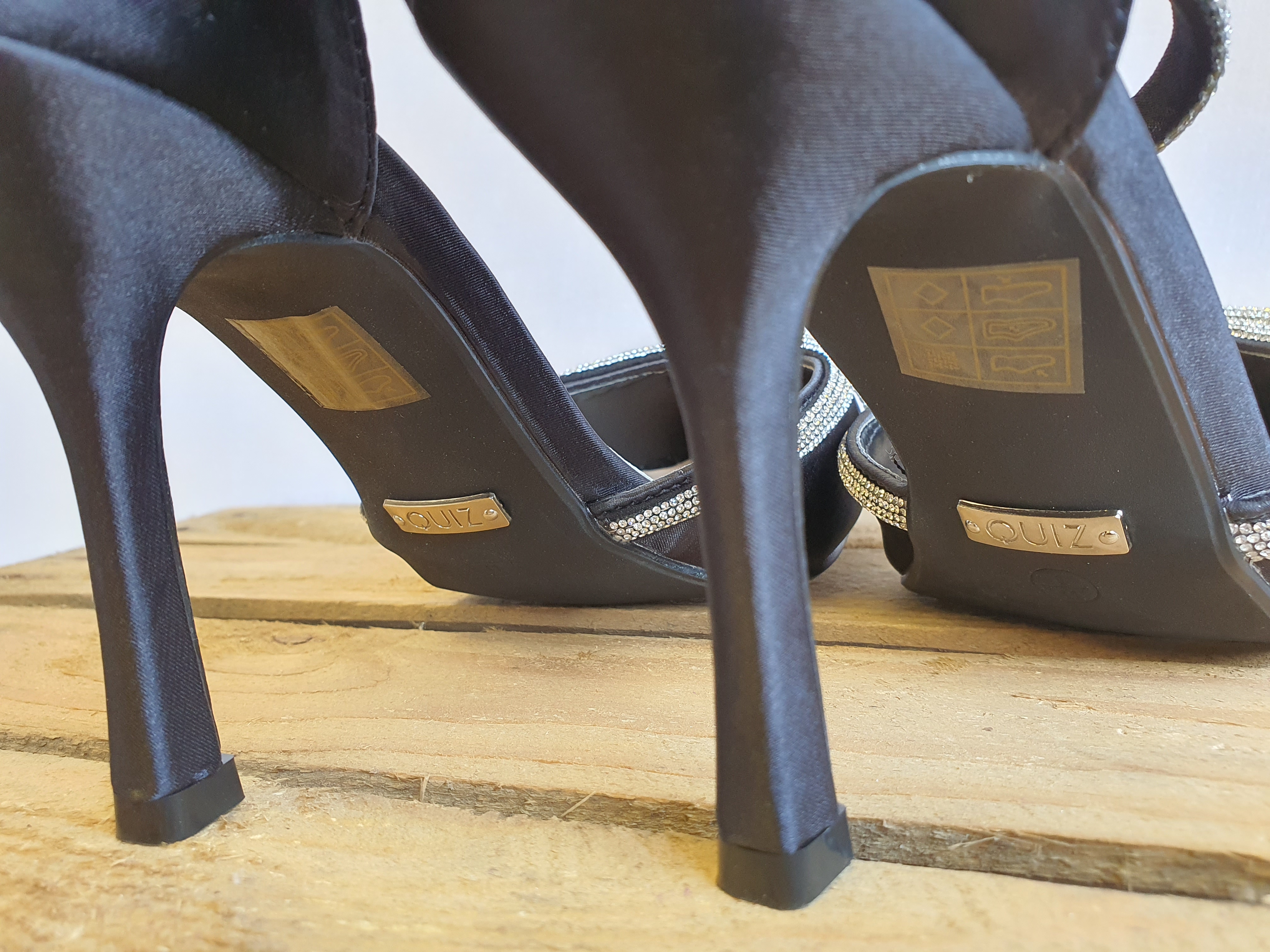 QUIZ Black Heeled Glitter and Diamante Court Shoes Size UK 8 - NEW